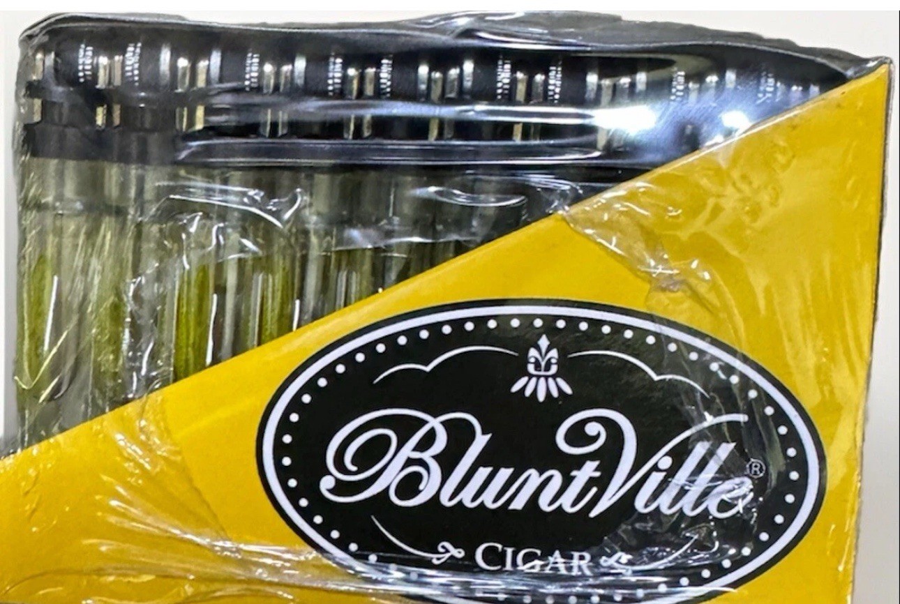 100 Pack Disposable Lighters Bulk Solid Color Non Refillable Standard Size