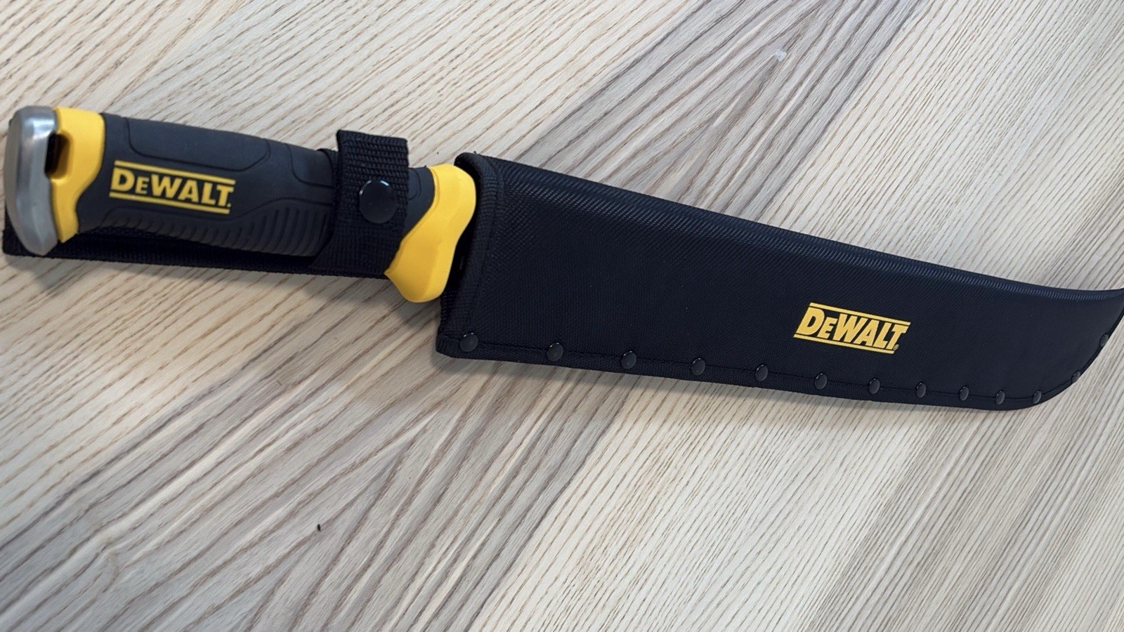 24” DEWALT Machete Authentic Sawback Heavy Duty Full Tang Rubber Handle Black