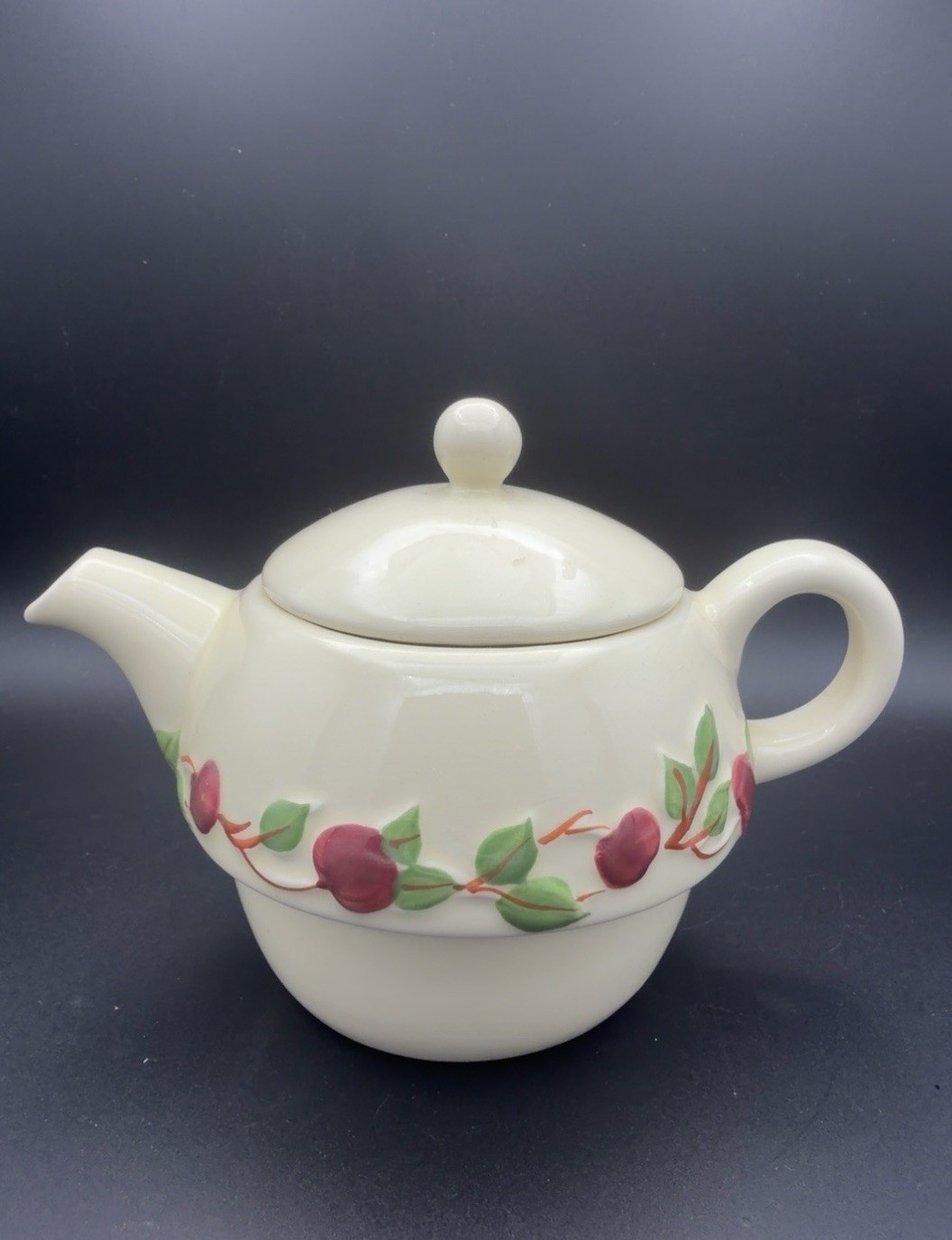 Vintage Franciscan Ware Apple Tea for One Teapot No Cup Rare Find