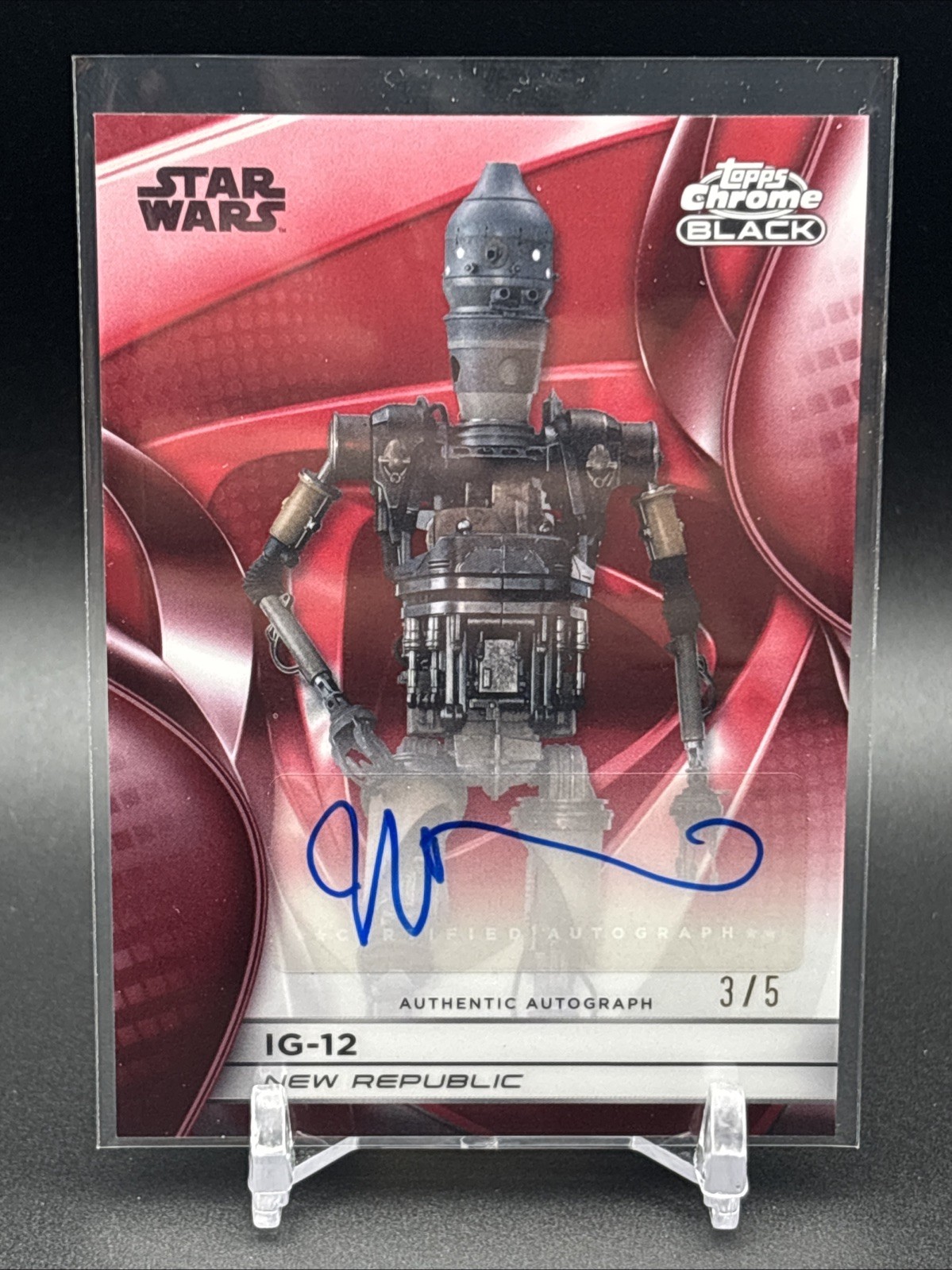 2025 Topps Chrome Black Star Wars Smugglers Outpost Red Refractor Auto /5 IG-12