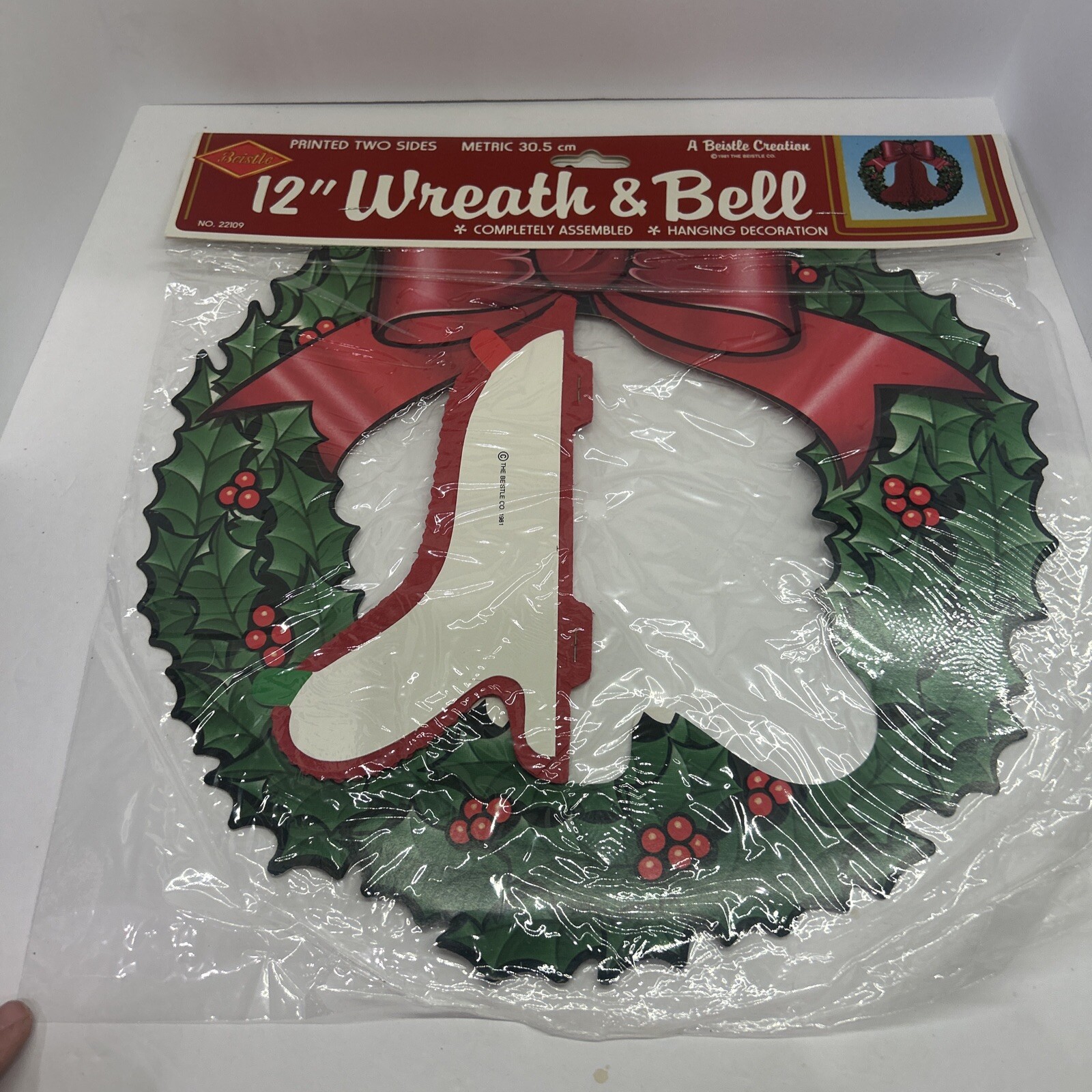 Beistle 1981 Christmas Decoration WREATH & TISSUE BELL – A Beistle Creation 12″