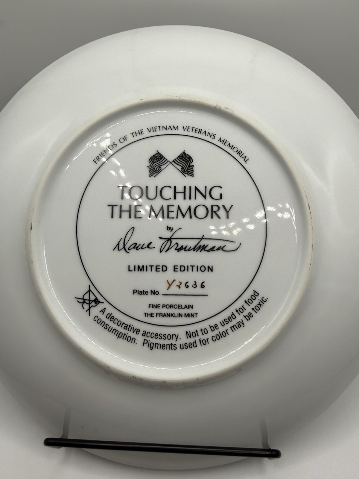 “Touching The Memory” Franklin Mint Friends of Vietnam Veterans Memorial Plate