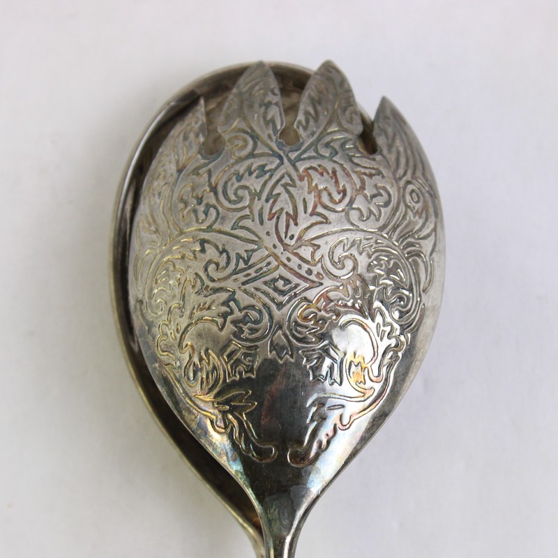 Vintage Ornate Engraved Leaf Pattern Zinc Alloy Silver Plated Salad Tongs 8.75”