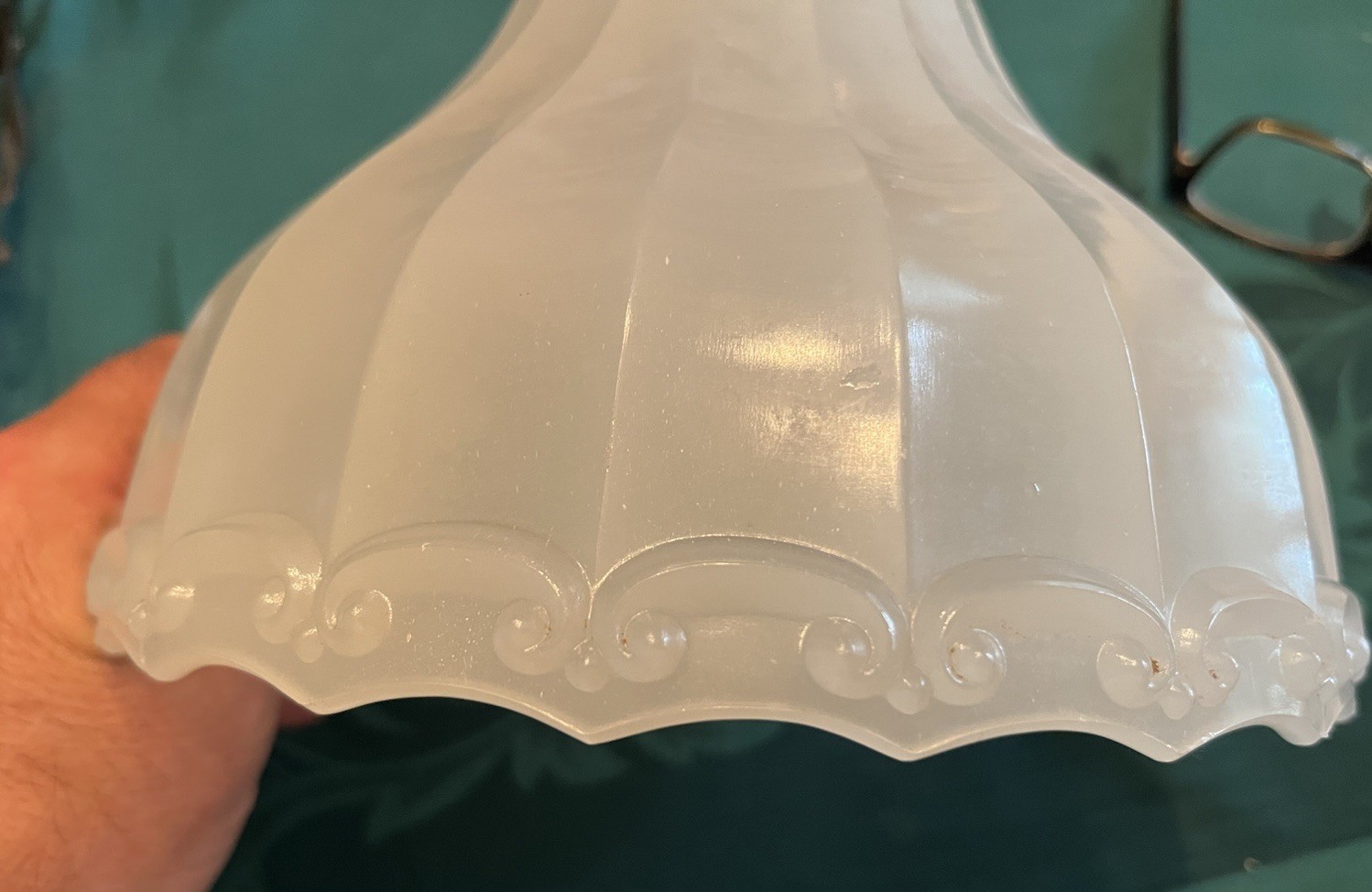 HTF Pullman Train Car RIPLEY ALABASTER Clambroth Ribbed Glass Shade 8-3/4” Dia