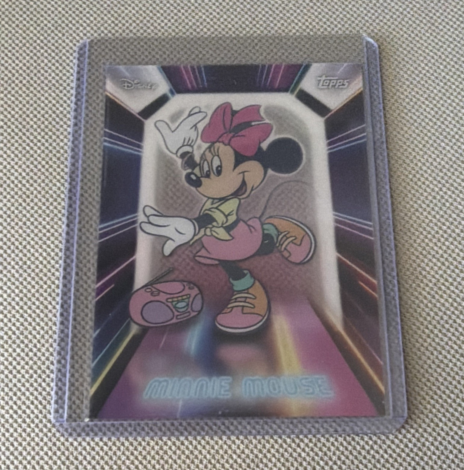 Topps 2026 Disney Neon Minnie Mouse Illuminated Neon Lights Insert NPL-15