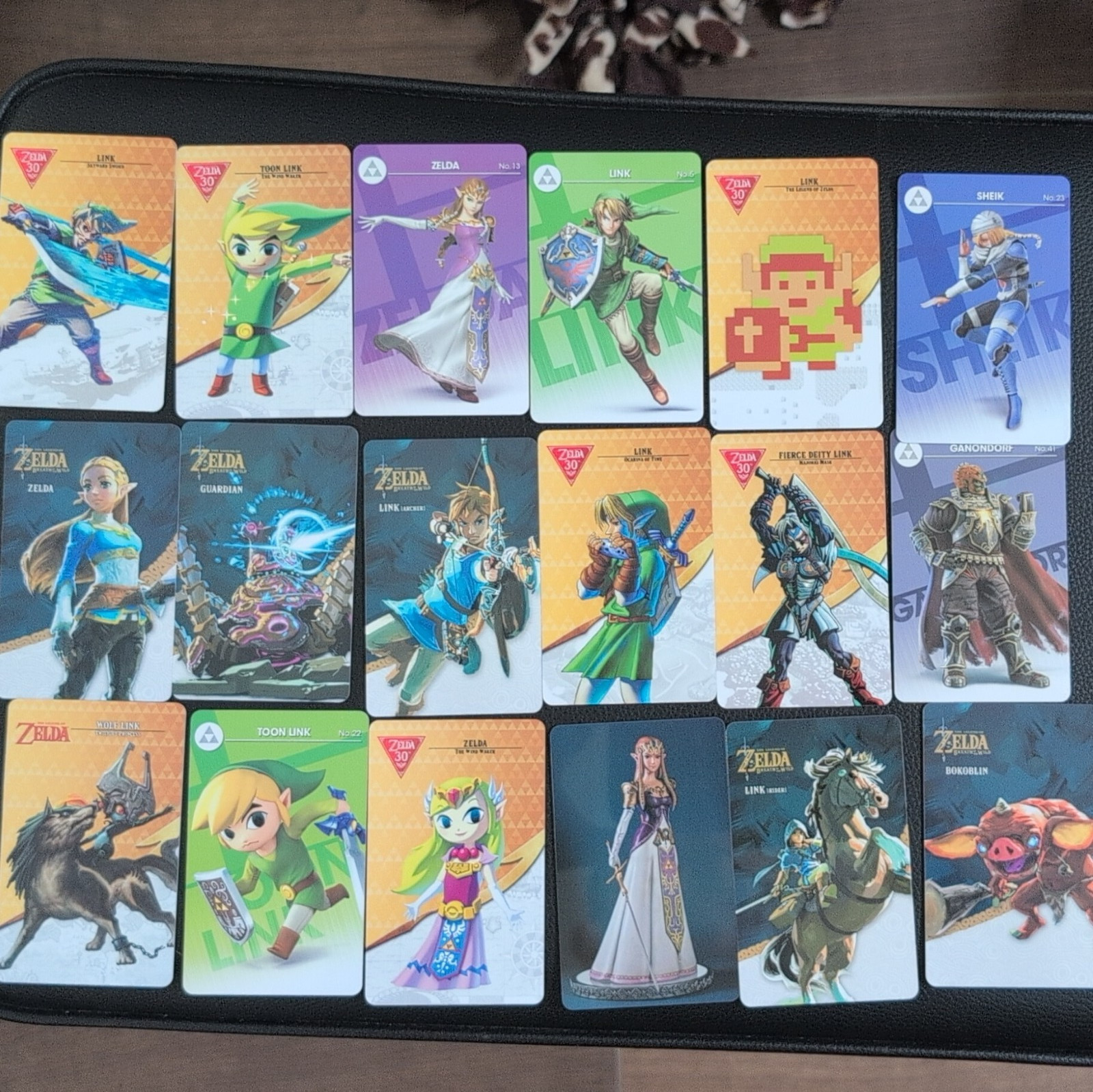 Nintendo amiibo Cards Lot of 18 Zelda & Super Smash Bros Non-Sport Cards