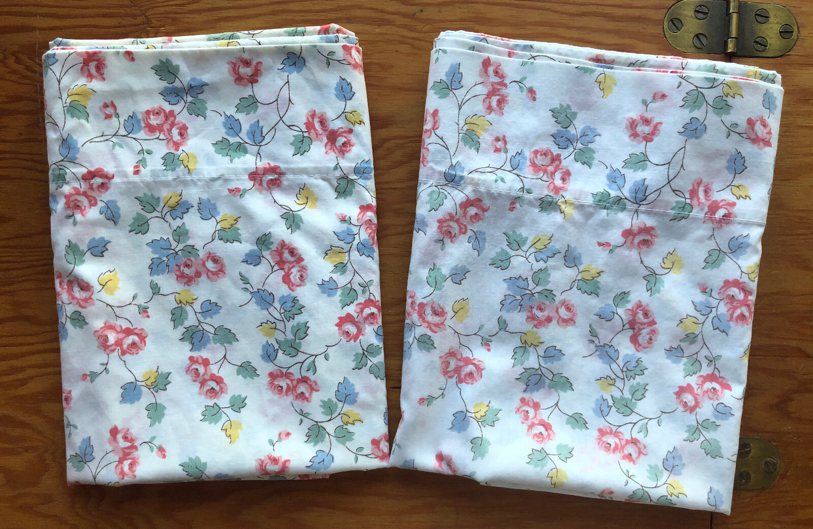 2 Vintage Pillowcases CANNON MONTICELLO Red Green Yellow Blue Floral KING SIZE