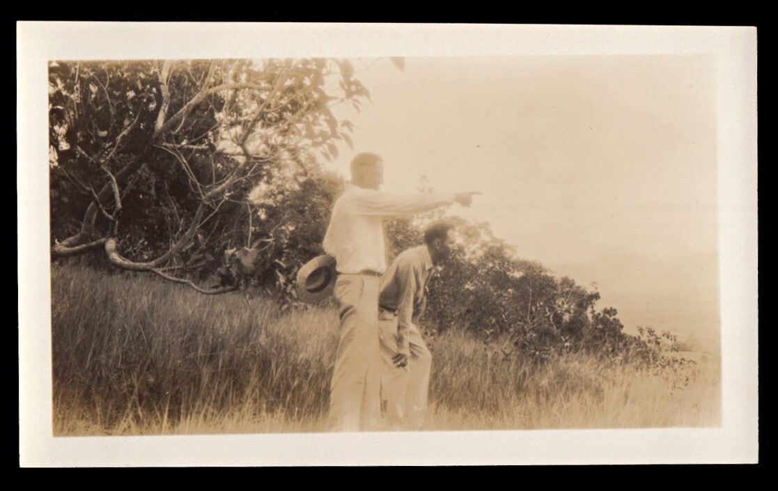 SECRET GAY HIDEAWAY GHOST FIELD MYSTERY POINTING MEN ~ 1920s PHOTO