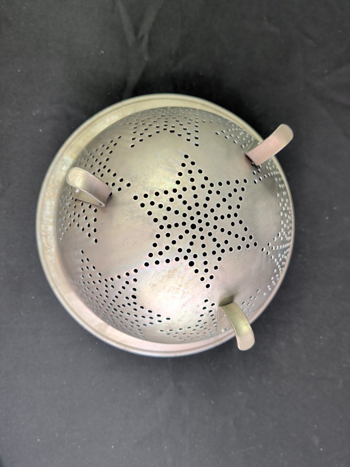 Colander Aluminum 10″ 7 Star Pattern Footed No Handles Lip 10 X 5