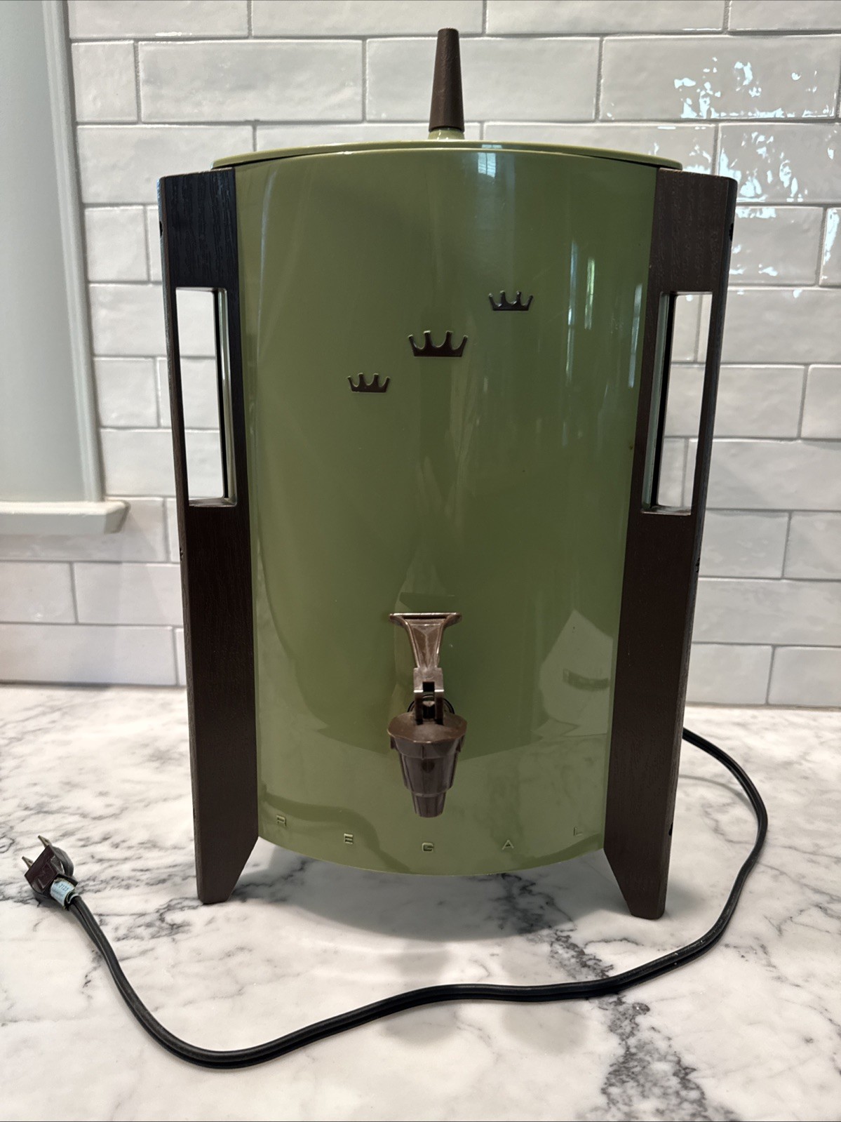 Vintage 70’s Green Poly Urn Retro REGAL Automatic PERCOLATOR #7530 10-30 Cup