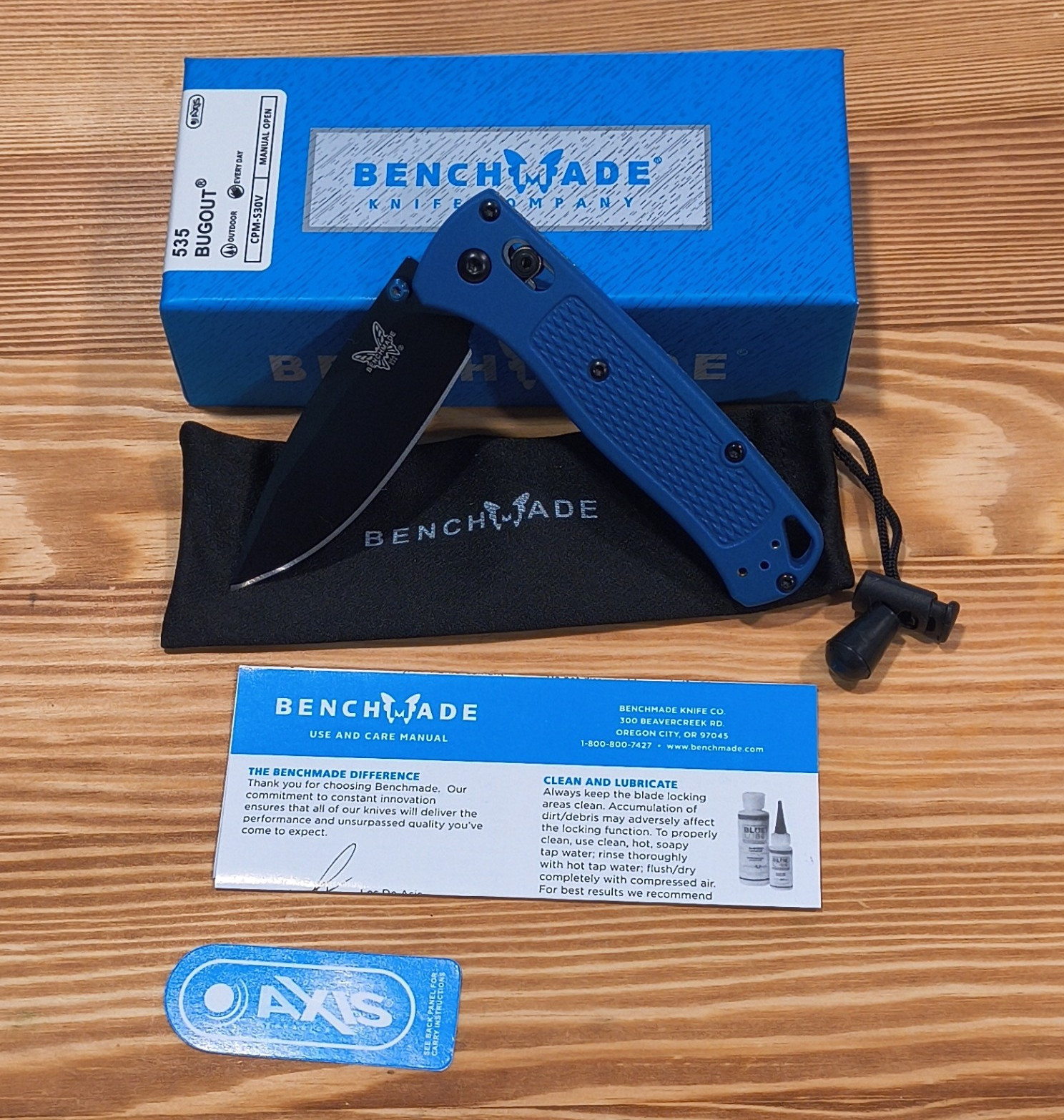 Bugout 535 Blue Class CPM-S30V Drop Point Plain Manual Axis Clip