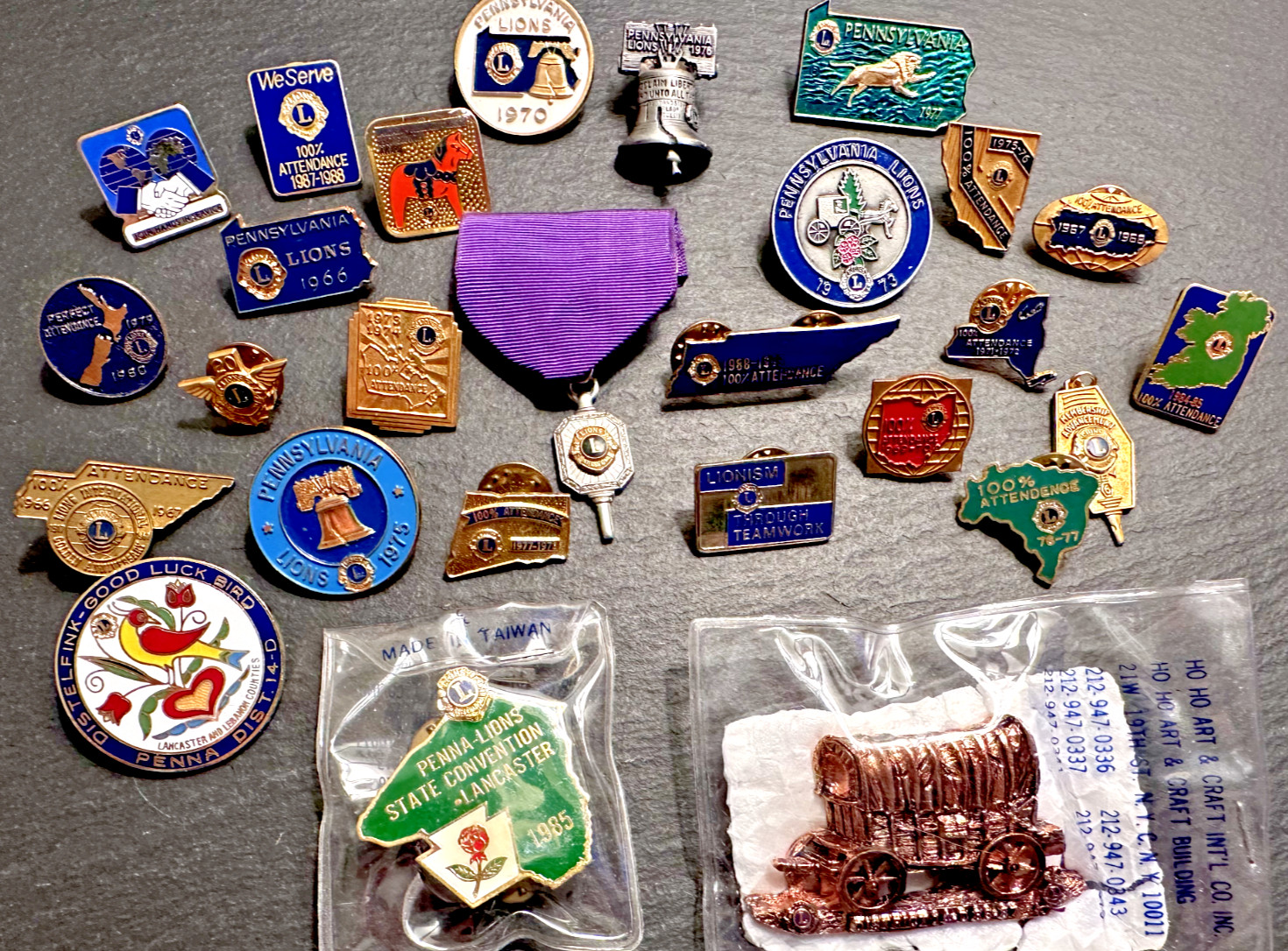 LOT OF 27 ASSORTED VINTAGE LIONS CLUB PINS, PENDANT D199