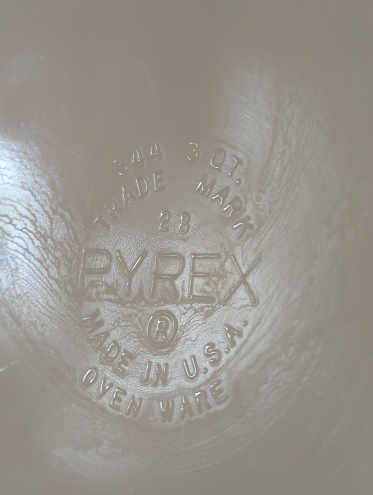 Vintage Pyrex “Arches” or “Fish Scales” Pattern 3 Quart Casserole Dish 344