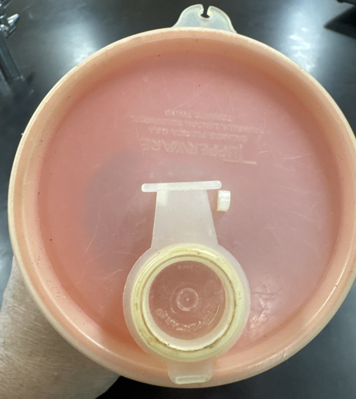 VTG Orange Tupperware 1Qt Handolier Pitcher Container Pour Spout Lid Kitchen