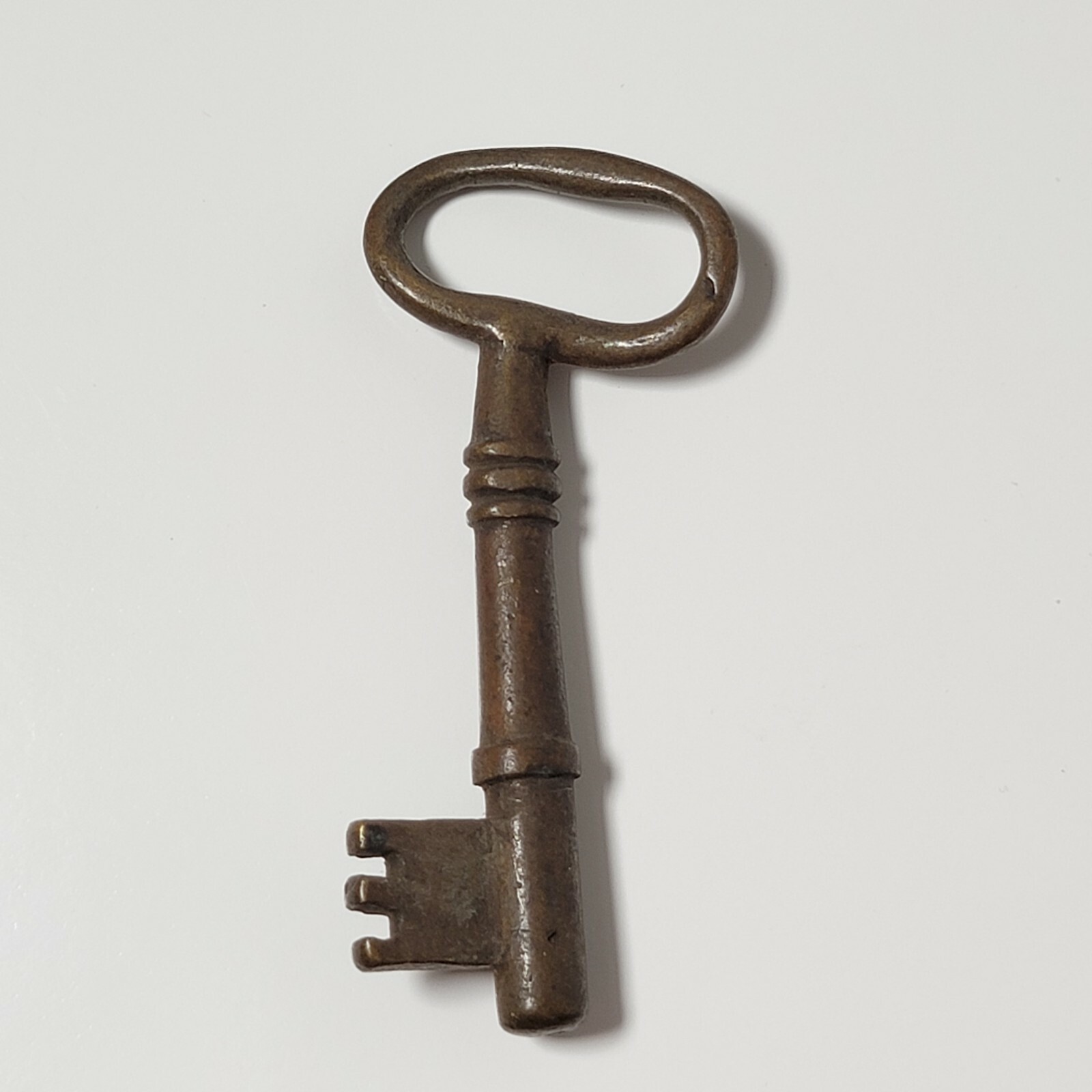 Vintage Brass or Bronze Solid Barrel Antique Skeleton Key Approx 2 5/8″ Long