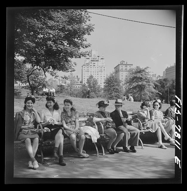 Photo:New York City 1940s Park Bench People Relaxing Urban Skyline