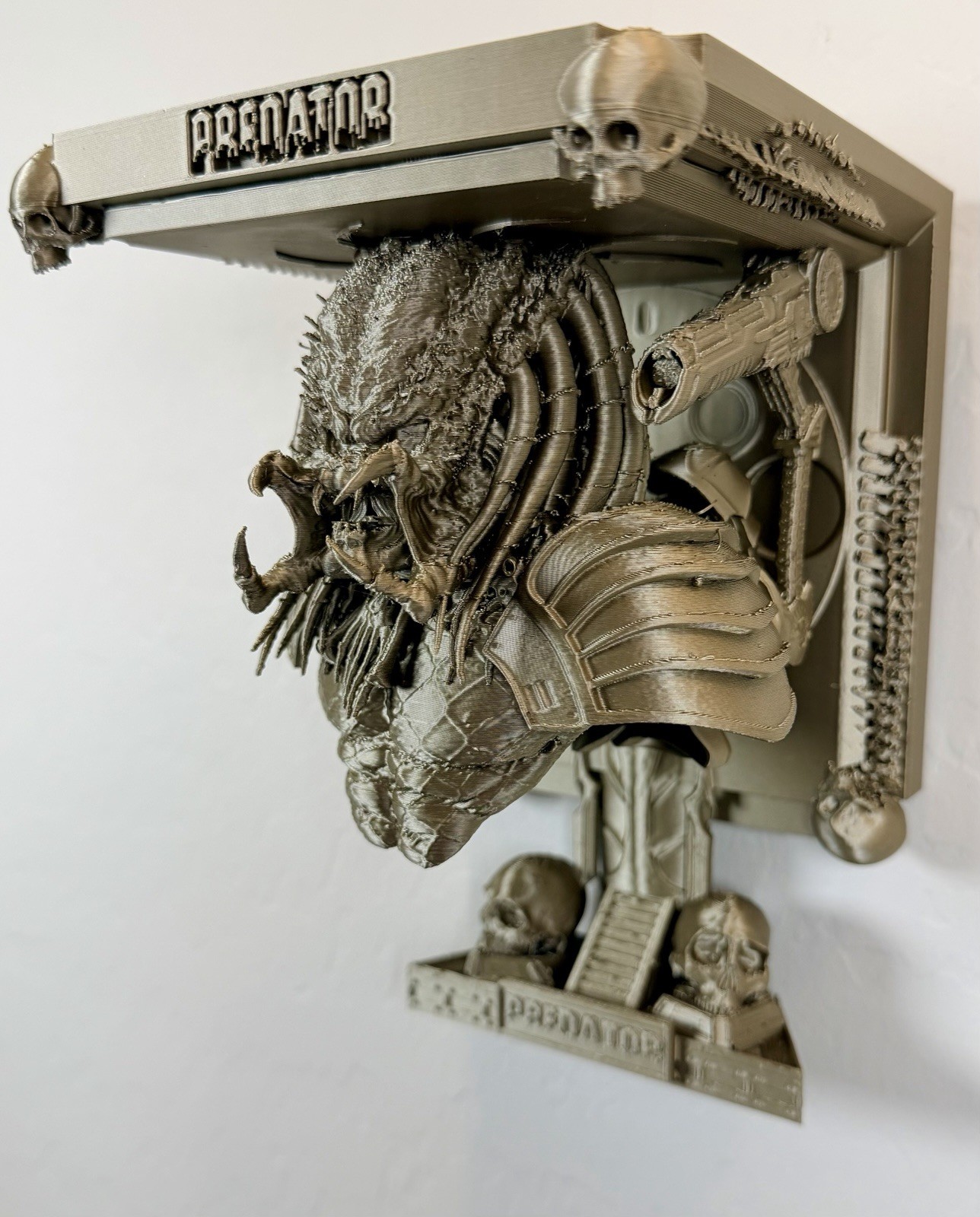 Alien Vs Predator AVP Predator Hunter Like Wall Shelf Collectible Art Decor