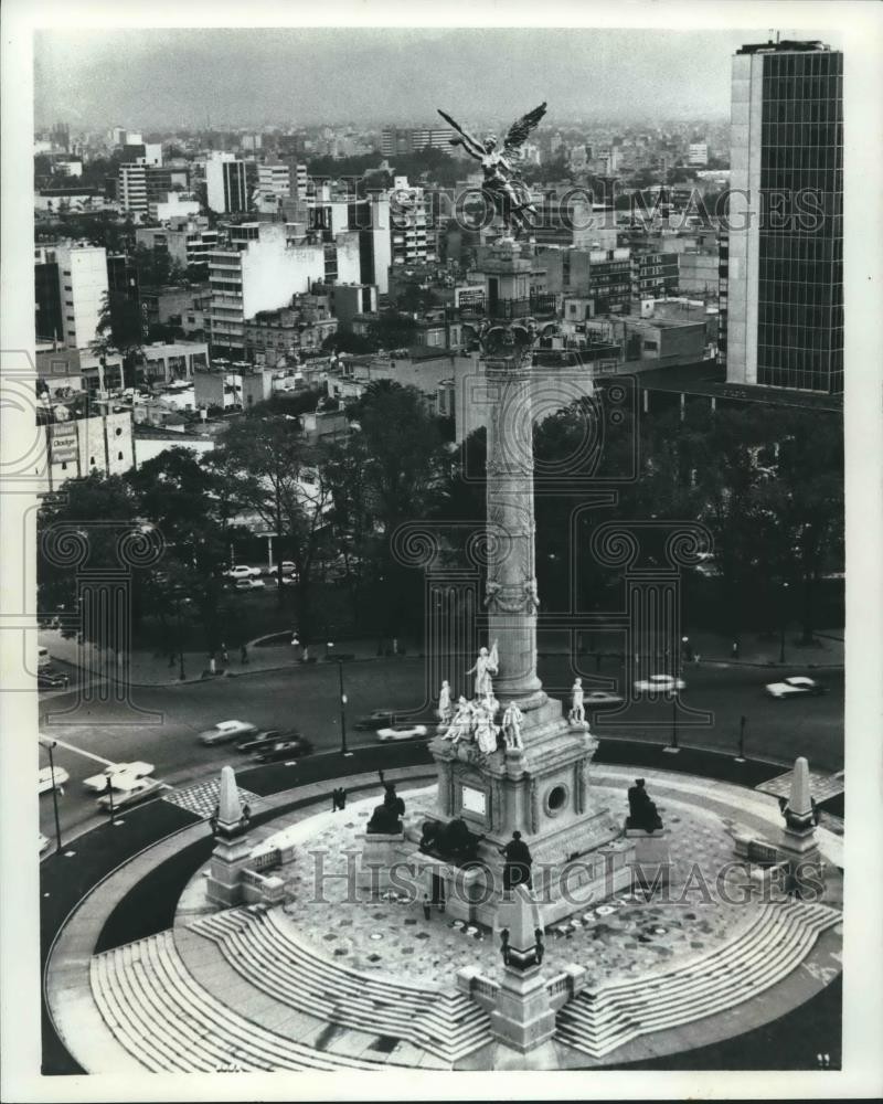 1988 Press Photo Monument of Mexican Independence in Mexico City – mjb38086