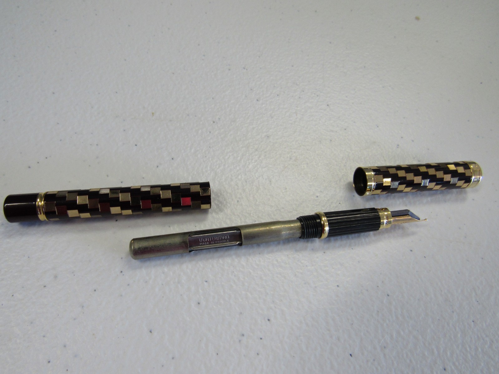 WATERMAN IDEAL 18K-750 GOLD CHIP DEIGN FOUNTAIN PEN-RARE DESIGN Paris France