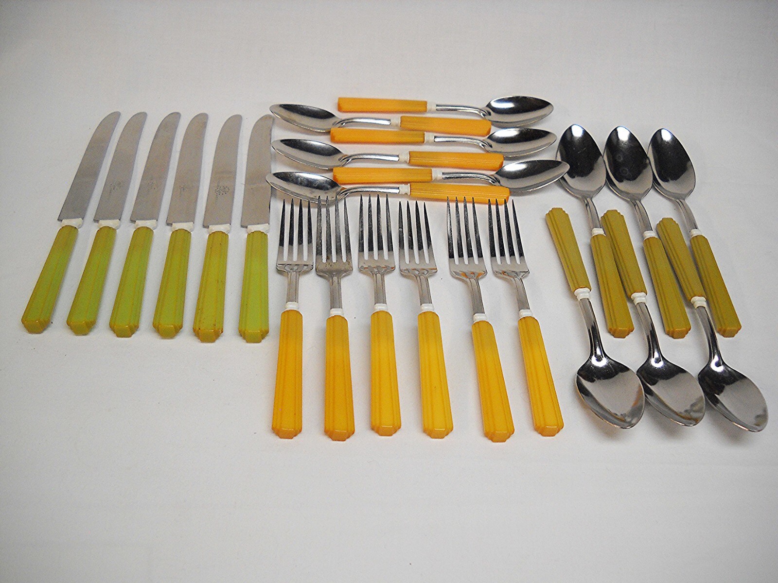 Set BAKELITE HANDLE FLATWARE-4 COLORS-ALL ORIGINAL-BETSY ROSS STAINLESS-VG