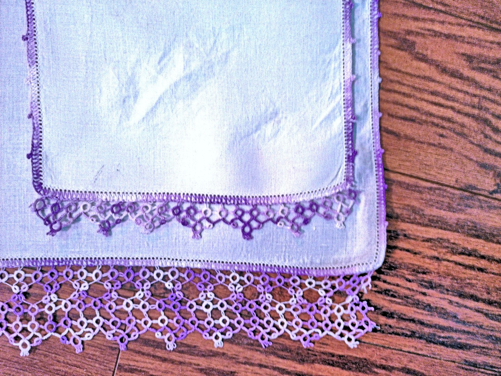 Vtg Dresser Set Runner & Doily Linen Handmade Shaded Purple-Lavender Tatted Lace