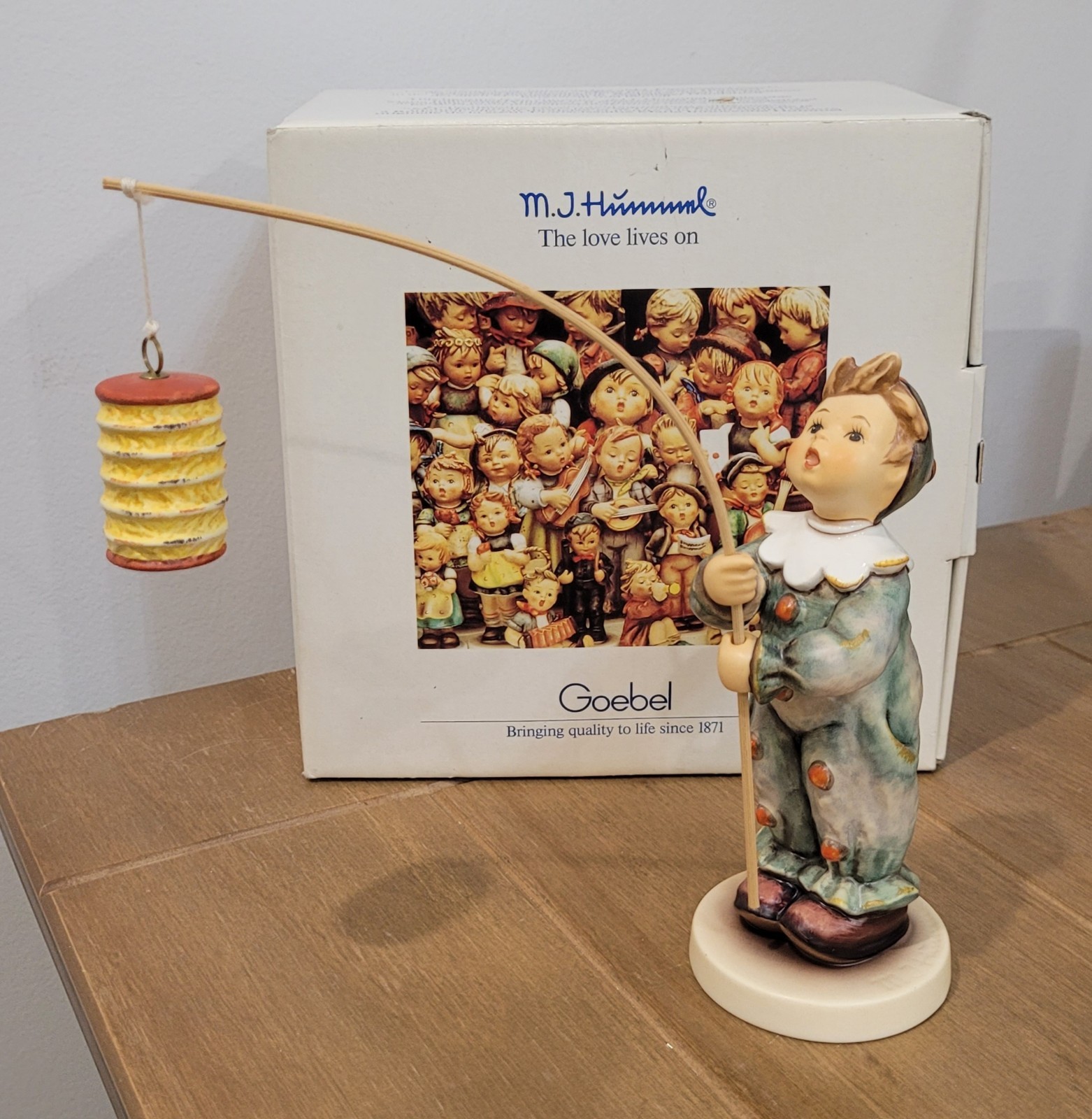 Hummel HUM 616 Parade Of Lights Lantern Figurine First Issue Germany With Box