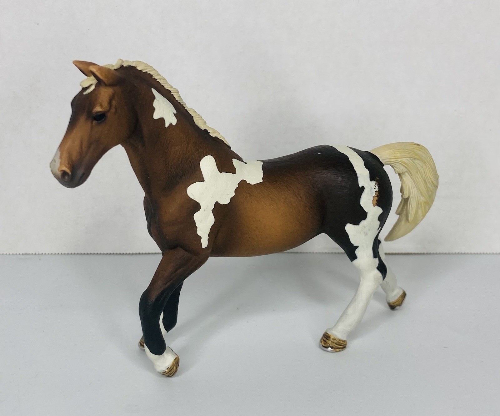 Schleich Trakehner Horse Figure D-73527 Pinto Stallion Brown White Toy 2013