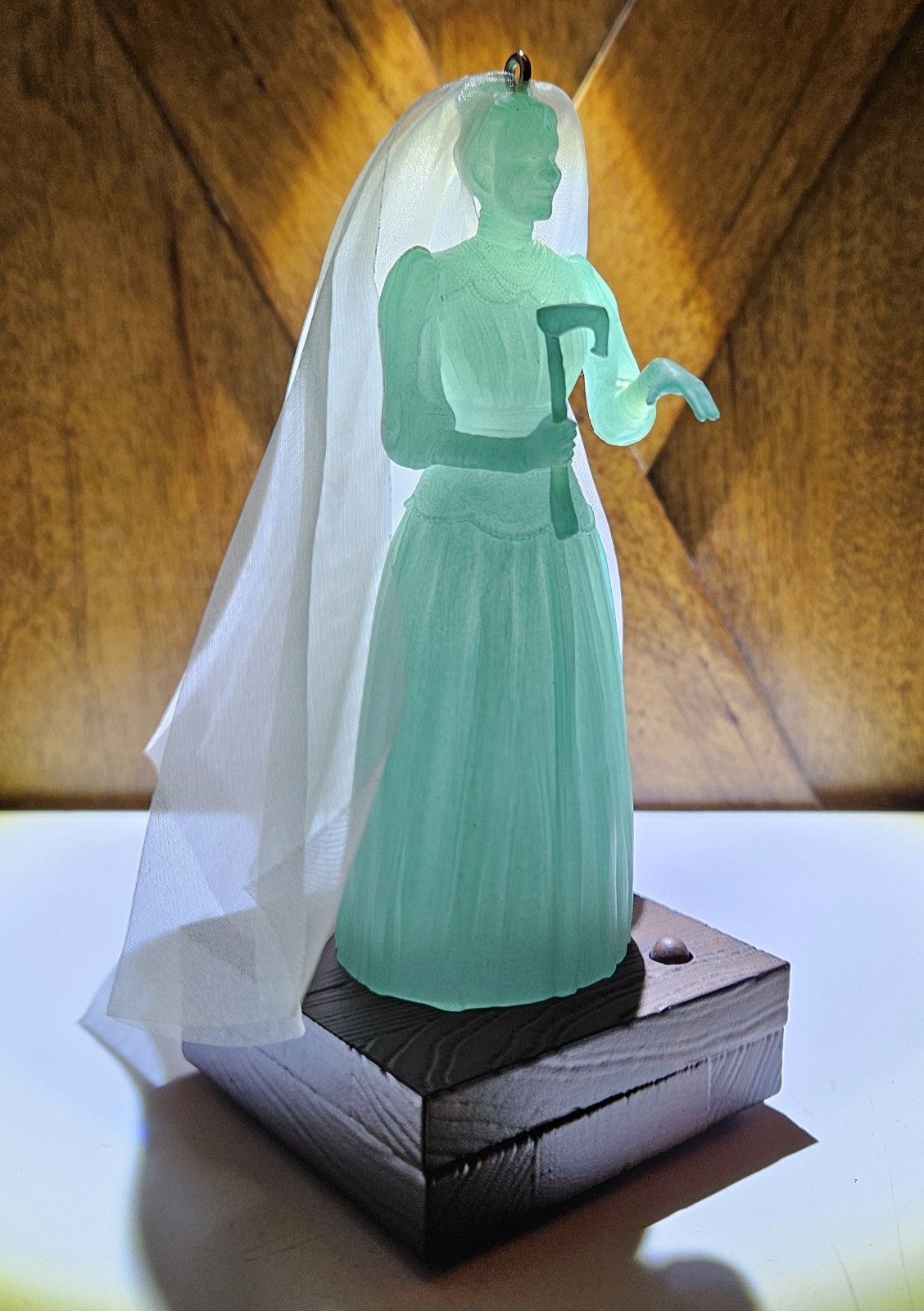🎦 Hallmark HAUNTED MANSION Constance Hatchaway Bride Storytellers Ornament