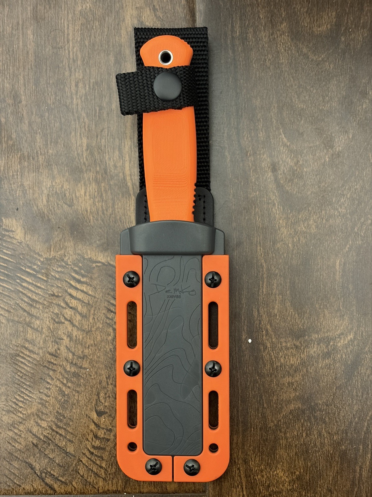 *Read Description* Armiger® 4 3V Clip Point Multi-Layer Camouflage