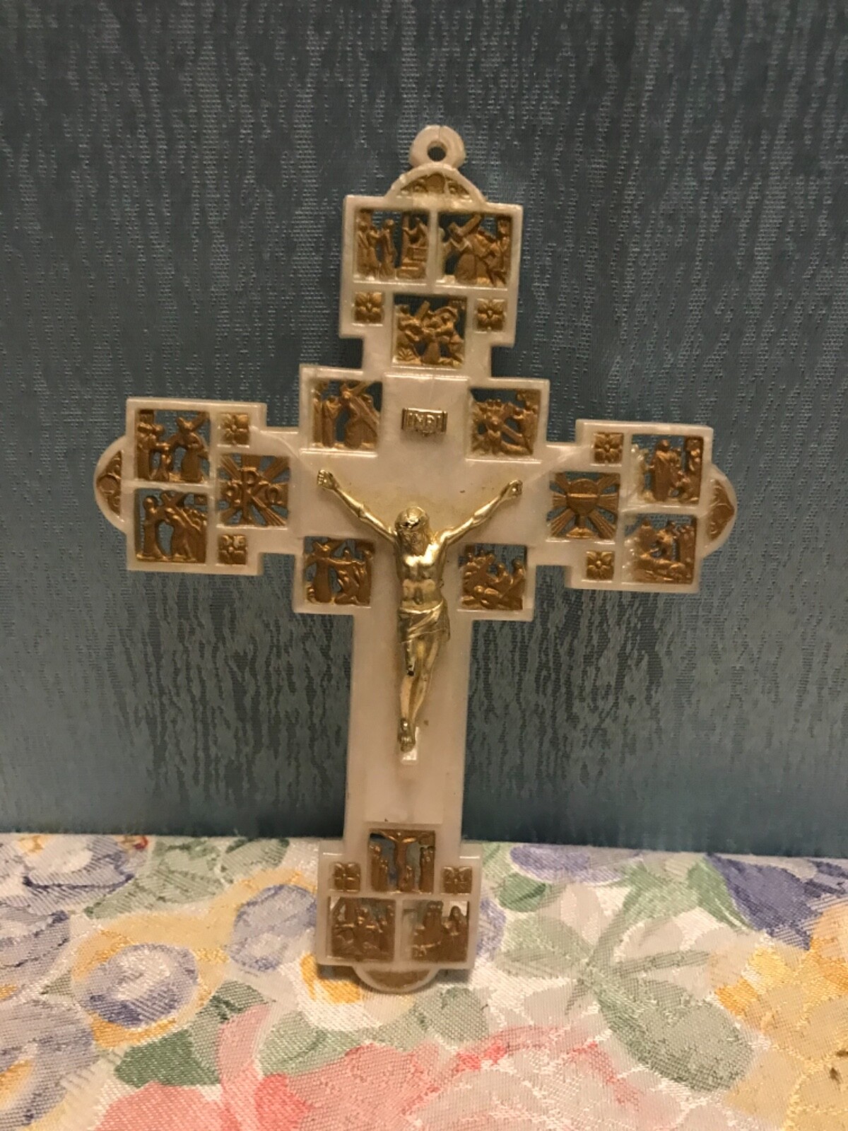 VTG Consolidated Molded Products Plastic Crucifix Jesus stations of theCross 6″