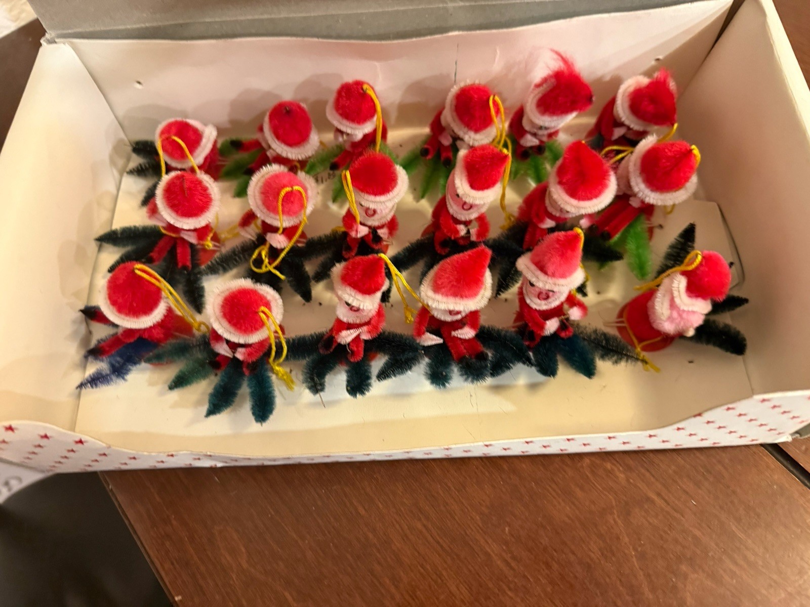 LOT 18 VINTAGE PIPE CLEANER SANTA CLAUS ORNAMENTS DECORATIONS NEW