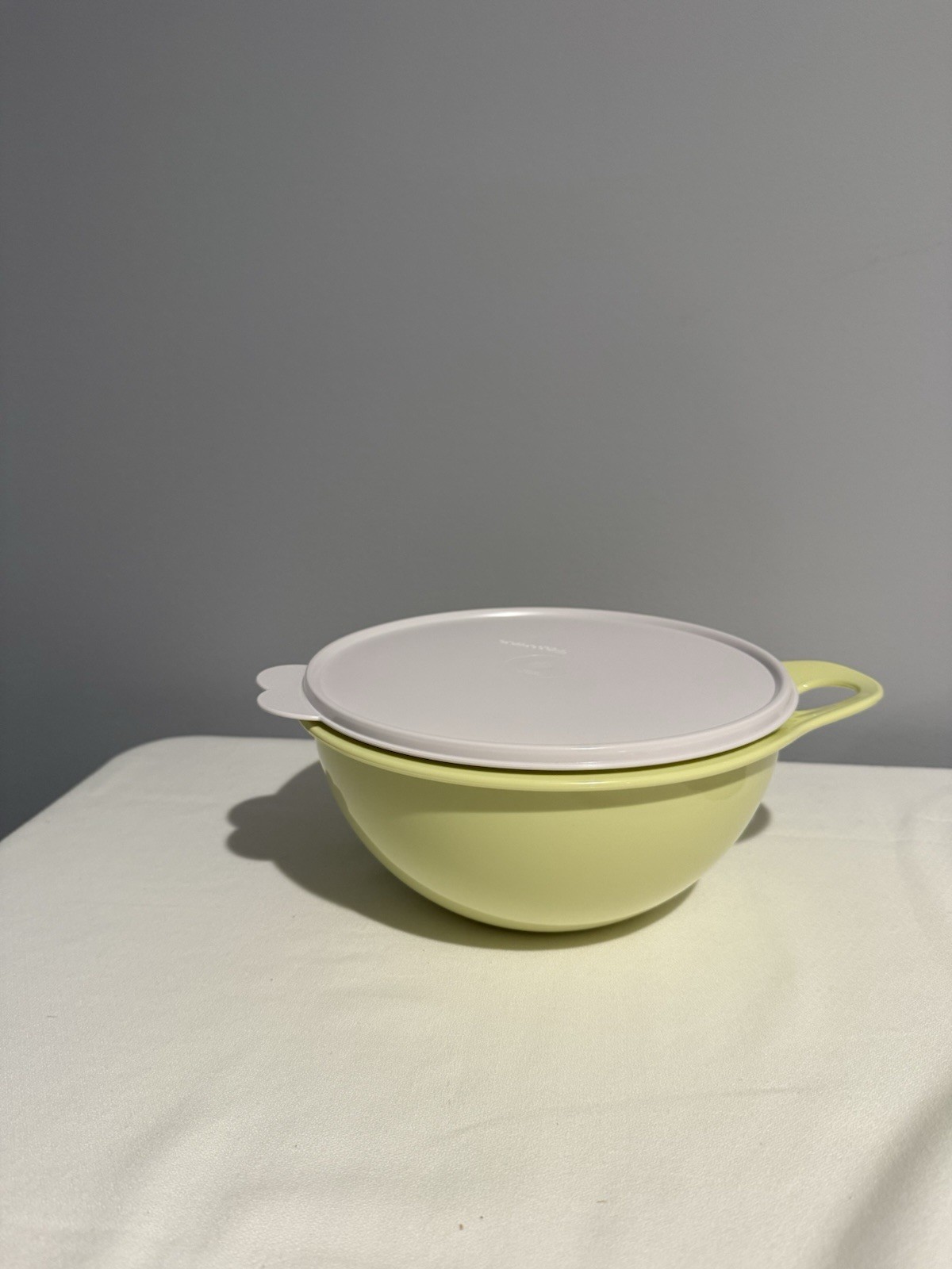 Tupperware Thatsa Bowl 12 Cups With Seal New