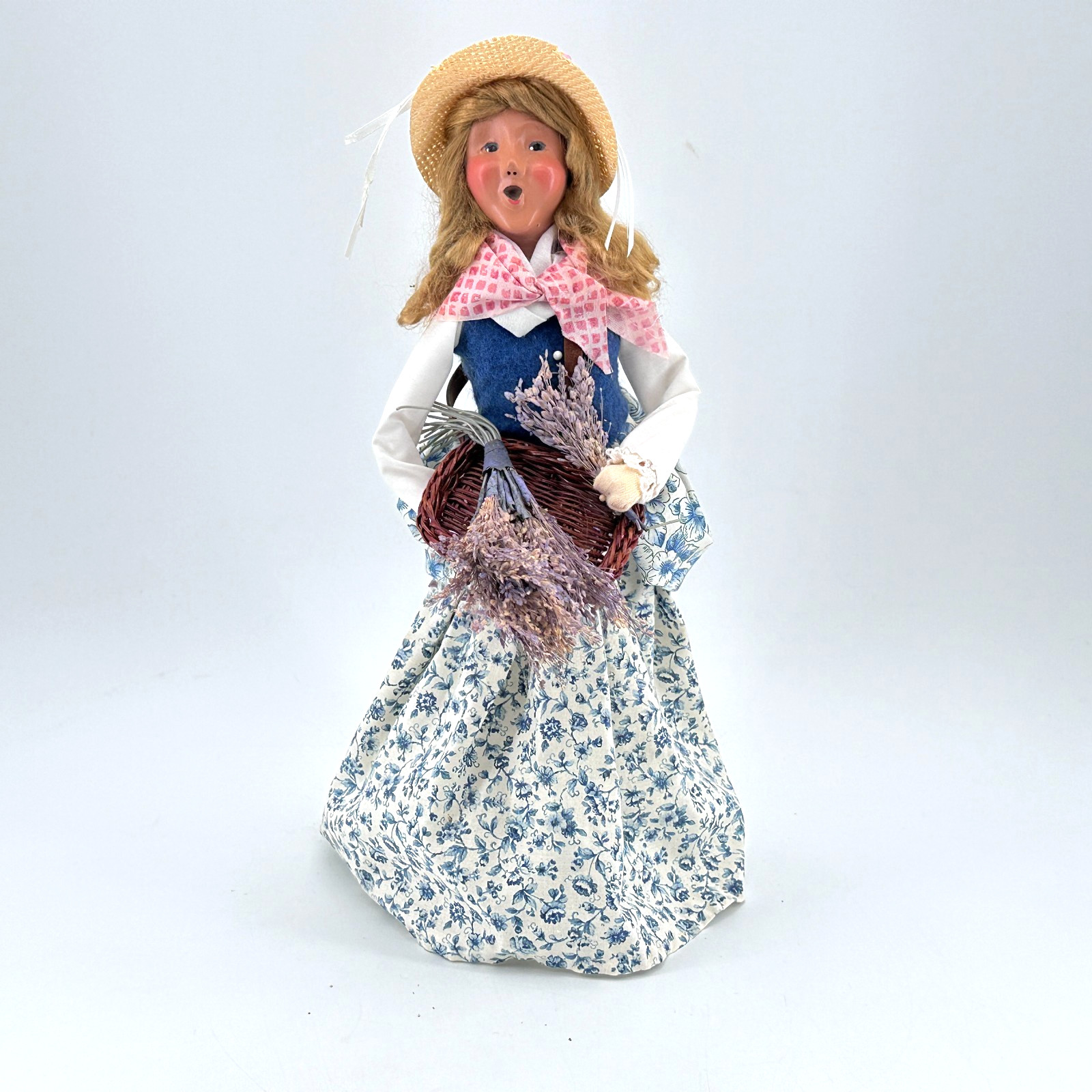 Byers’ Choice 2002 The Carolers Lavender Gatherer Woman Figurine Basket Flowers