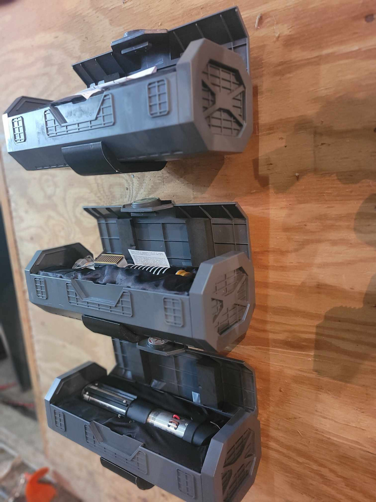 Display mount for STAR WARS GALAXY’S EDGE OBI-WAN KENOBI LEGACY LIGHTSABER HILT