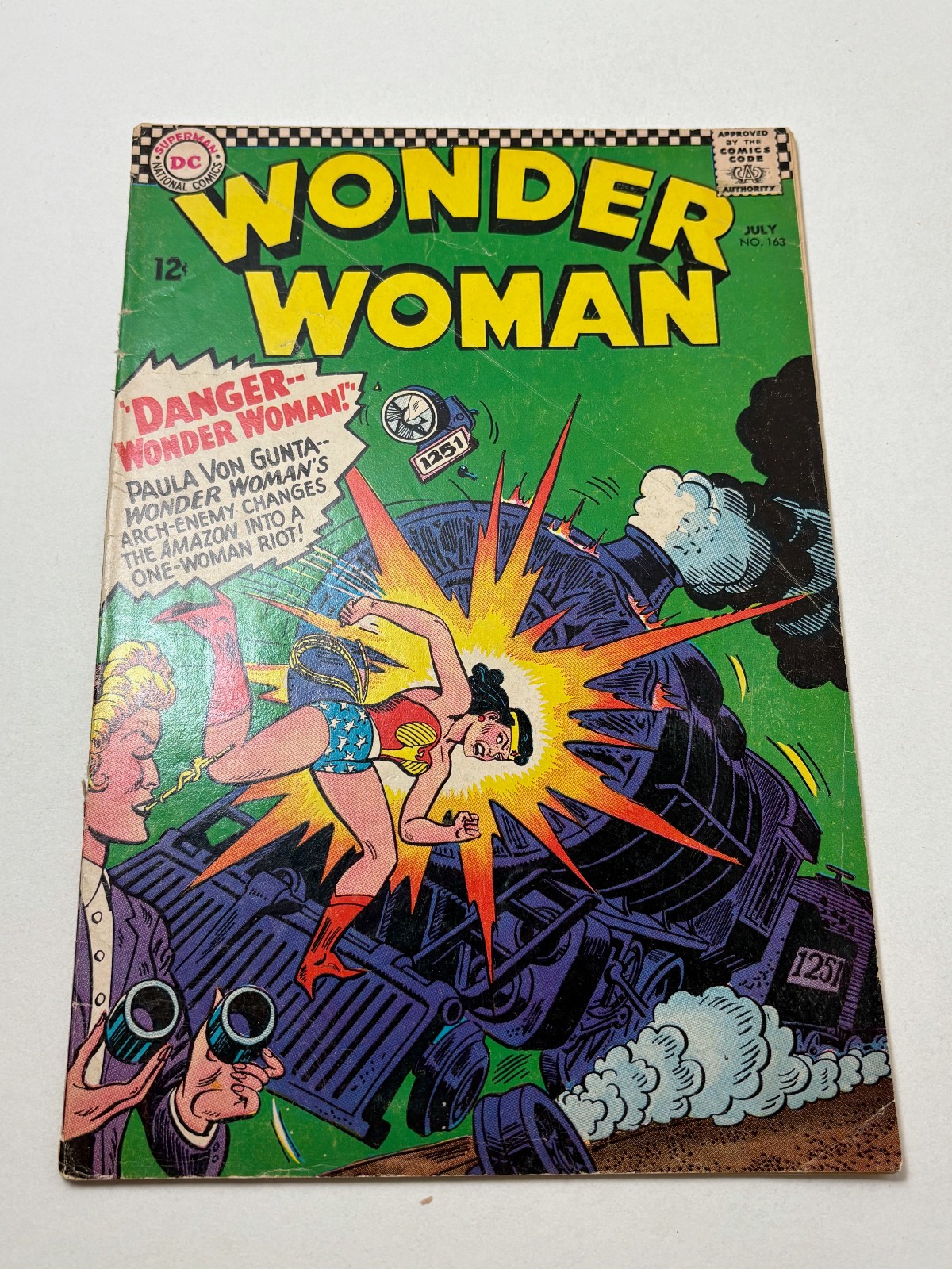 Wonder Woman #163 (1966) DC Comics Silver Age detached cover 1″ spine split tear