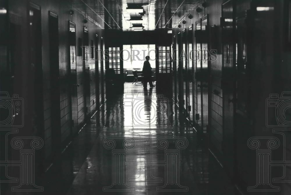 1988 Press Photo A patient at Winnebago Mental Health Institute – mjb72947
