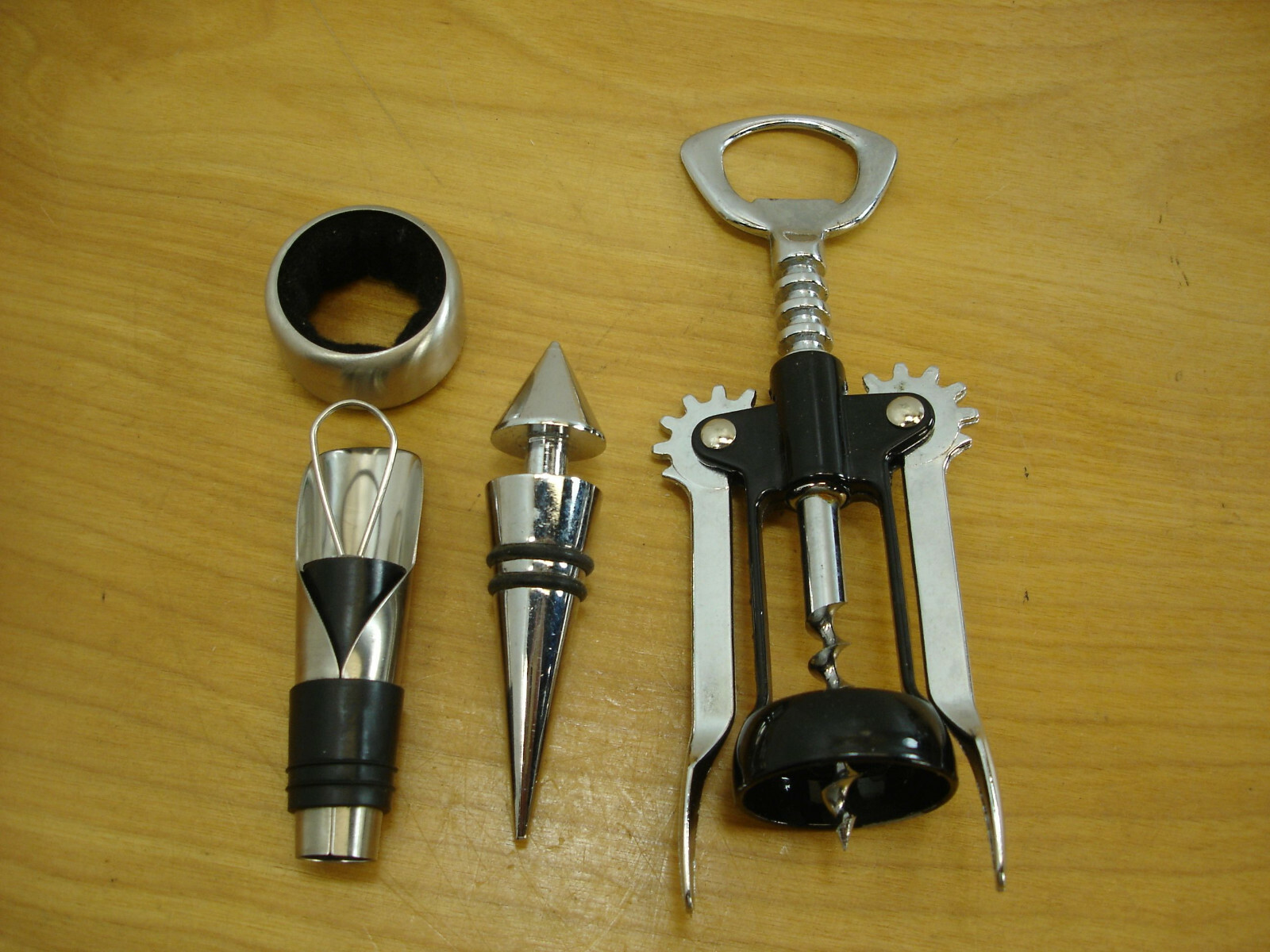 Wine Bottle Lot Opener Stainless Cork Pour Spout Black Rubber Stopper Ring