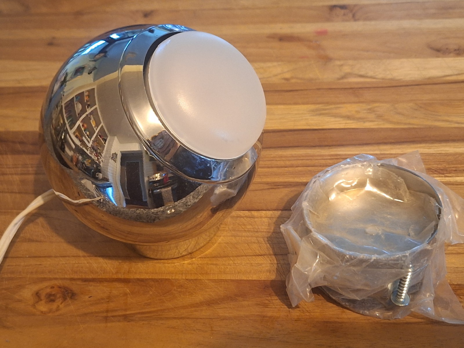 Vintage Mid Century Modern Magnetic Swivel Chrome Eyeball Orb Lamp EWC
