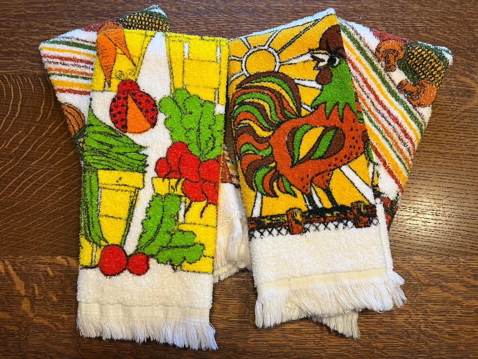 Vintage Kitchen Towels 1970s Lot Of 4 Retro Granny Chic Kitsch Groovy Mod
