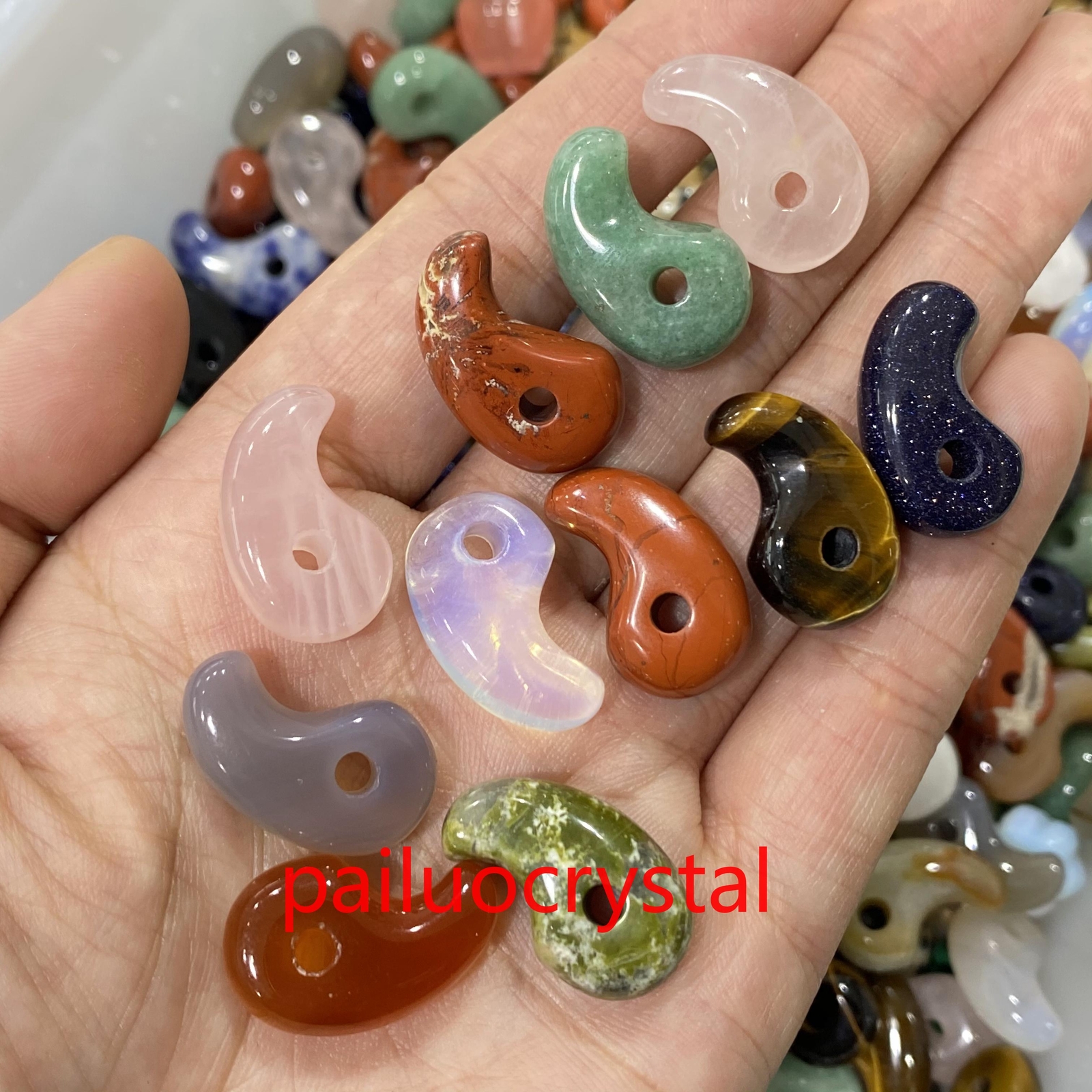 21mm Natural Mixed Magatama Quartz Crystal Skull Carved Pendant Healing Gem 5pc