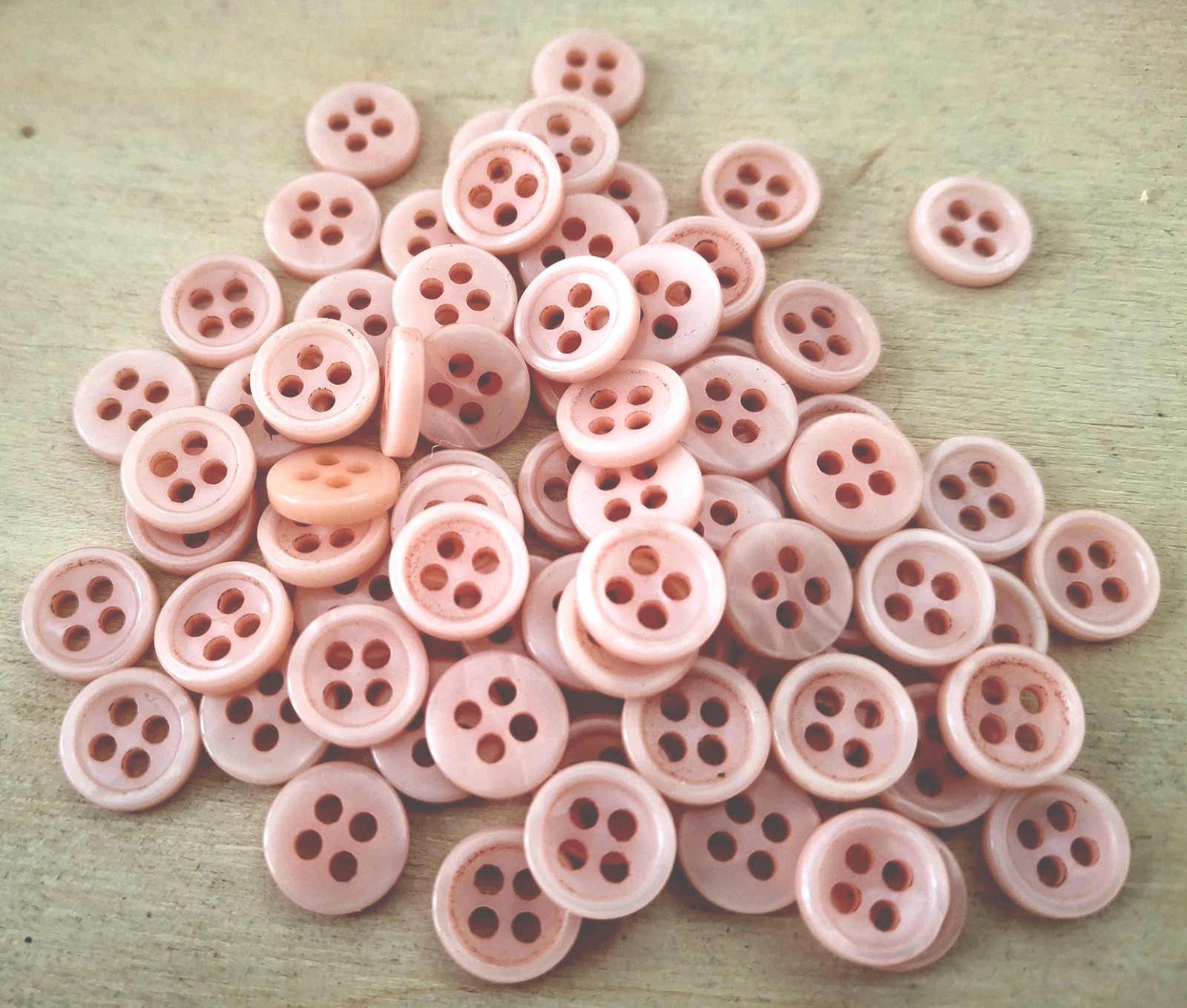 70 BUTTONS TINY 3/8″ 4-HOLE IDENTICAL IN CLEAR PLASTIC BOTTLE BABY DOLL KID SIZE