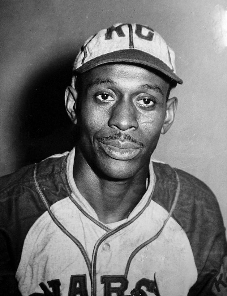 BASEBALL LEGEND SATCHEL PAIGE K. C. MONARCHS NEGRO LEAGUE 8×10 PHOTO INDIANS