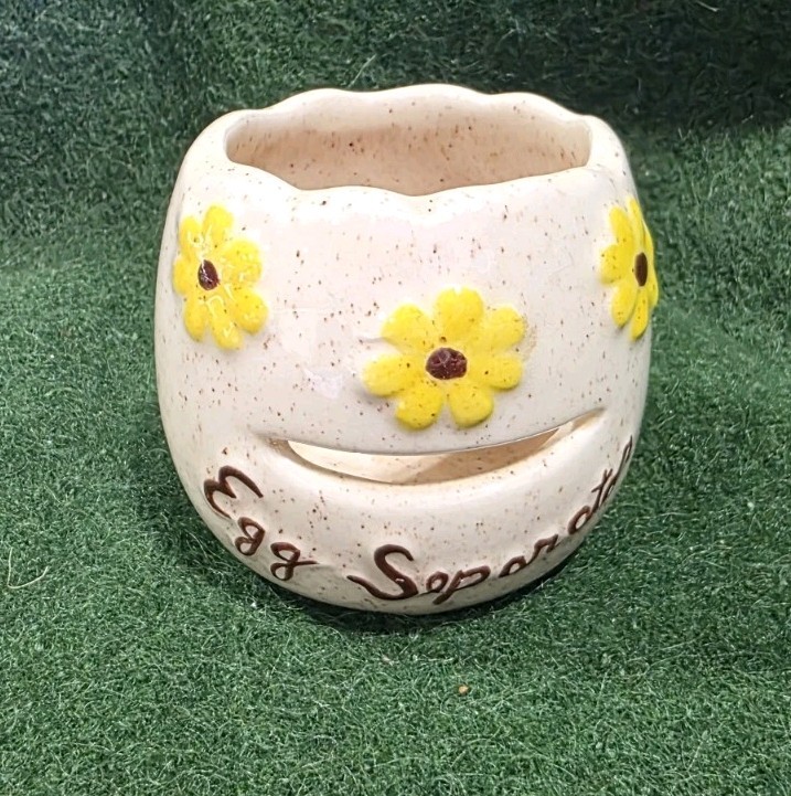 Egg Separator, Vintage Ceramic Cracked Egg W/Yellow Daisies Retro Kitchen Gadget