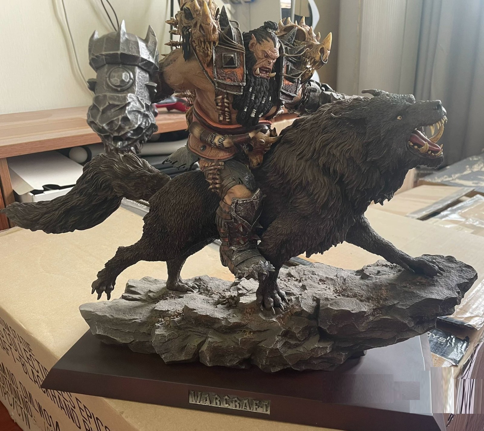 DAMTOYS 10 Inch Warcraft BLACKHAND RIDING WOLF 1/9 Resin Statue Standard version