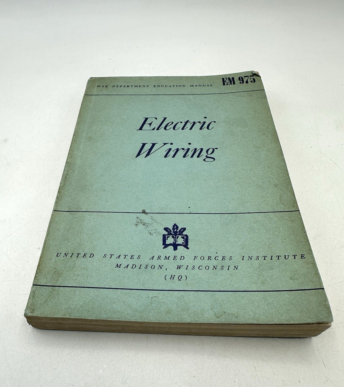 VINTAGE “ELECTRICAL WIRING” TECHNICAL MANUAL EM975 US Armed Forces