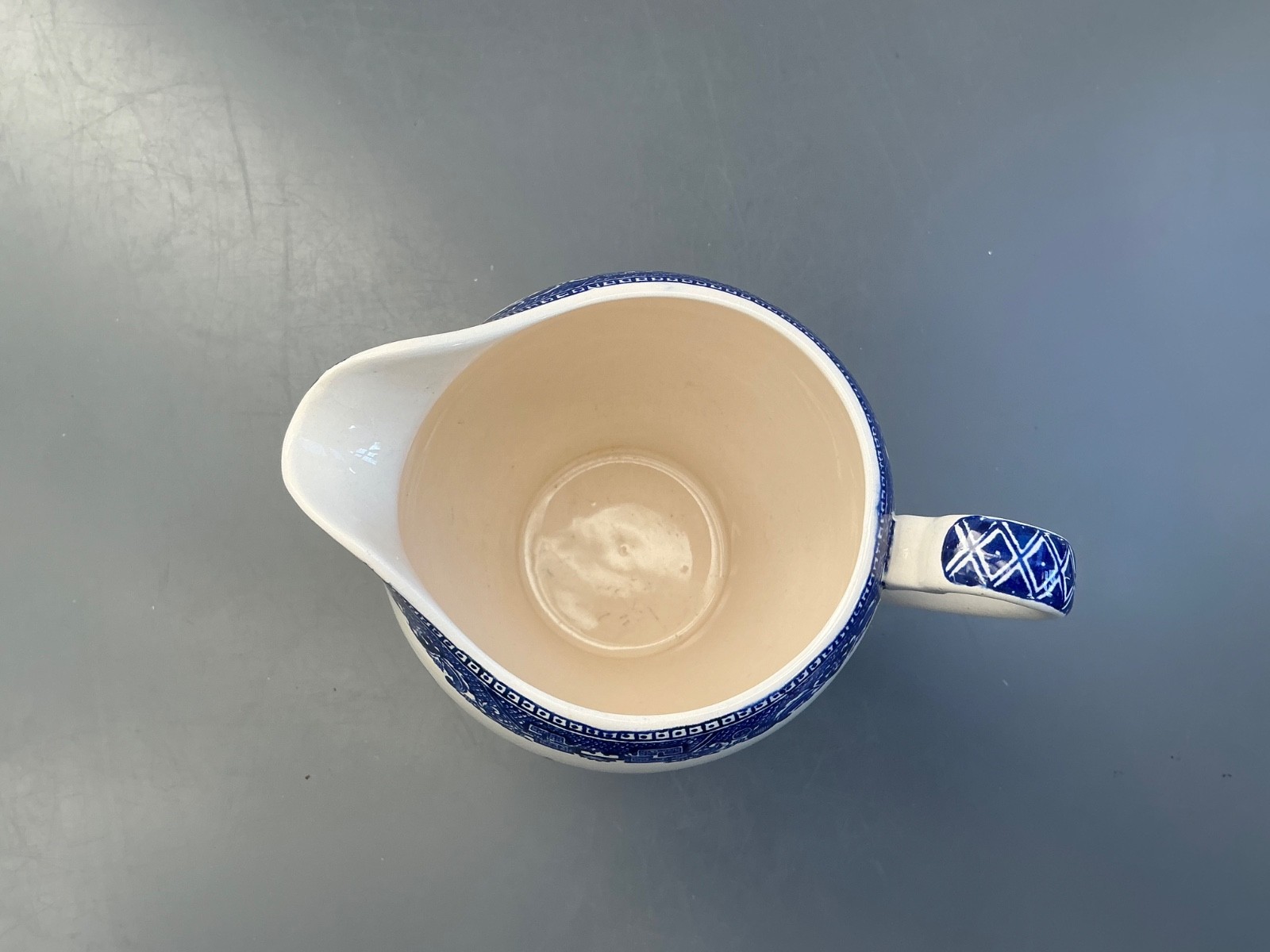 Vintage Alfred Meakin Old Willow Pattern Jug about 16cm tall