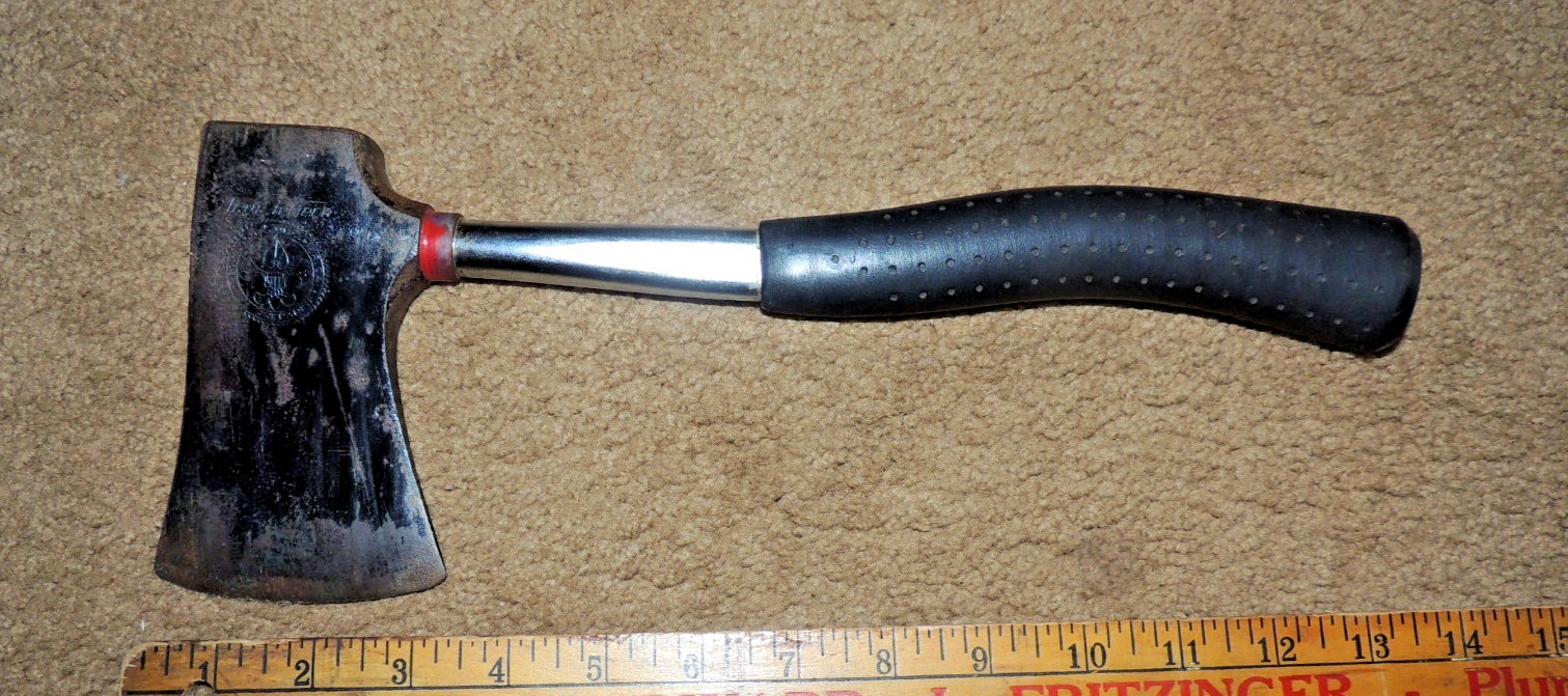 VTG. TRUE TEMPER BOY SCOUTS OF AMERICA LOGO CAMP HATCHET AXE, JUST UNDER 2 LBS