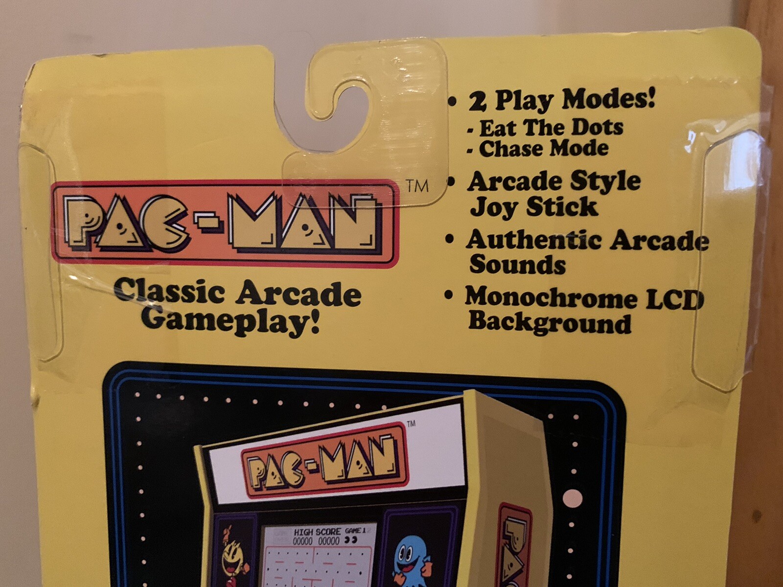 Pac-Man Classic Arcade Handheld Portable Game *NIB* Bandai Namco Entertainment