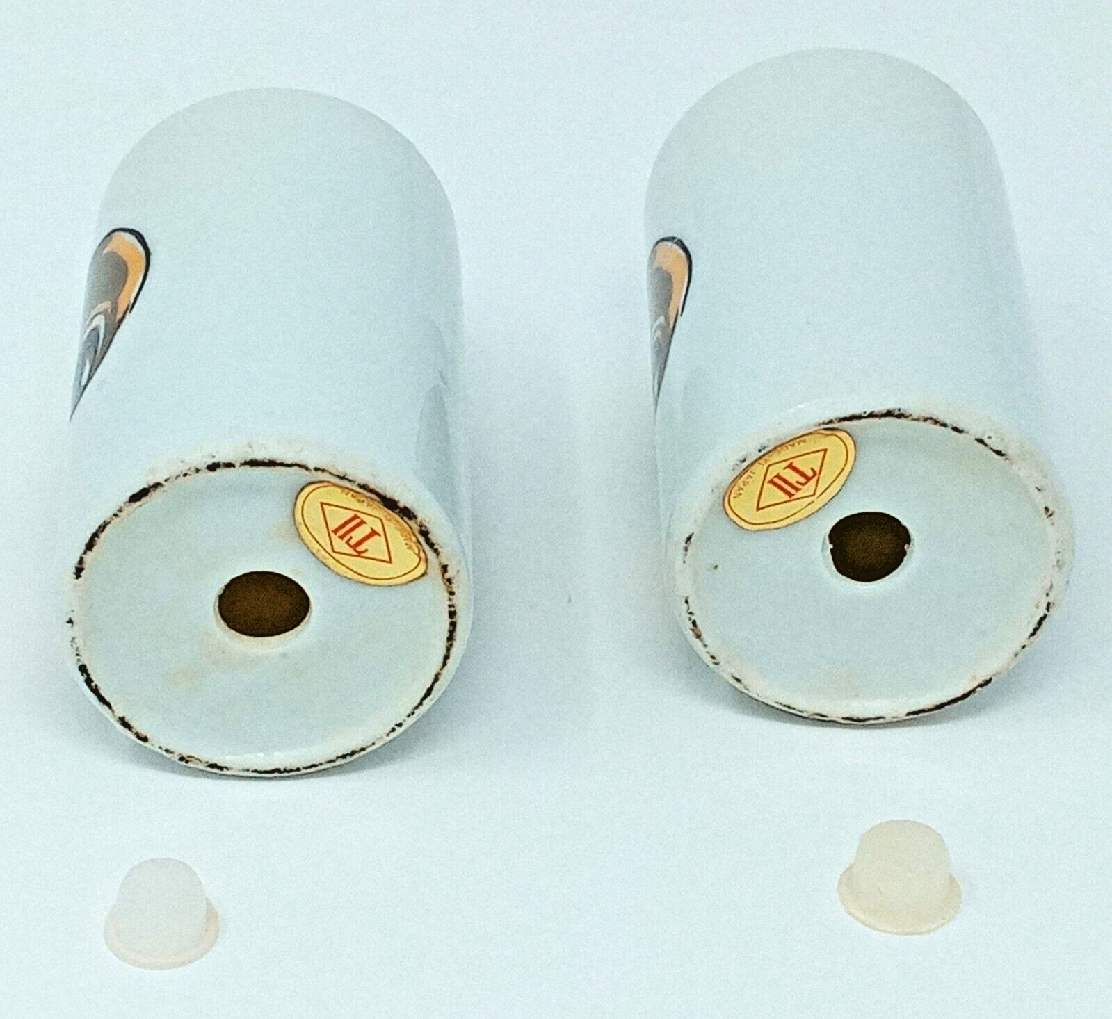 Ceramic Salt & Pepper Shaker Set mushrooms TII Japan 3.5″ tall w/ metal caddy