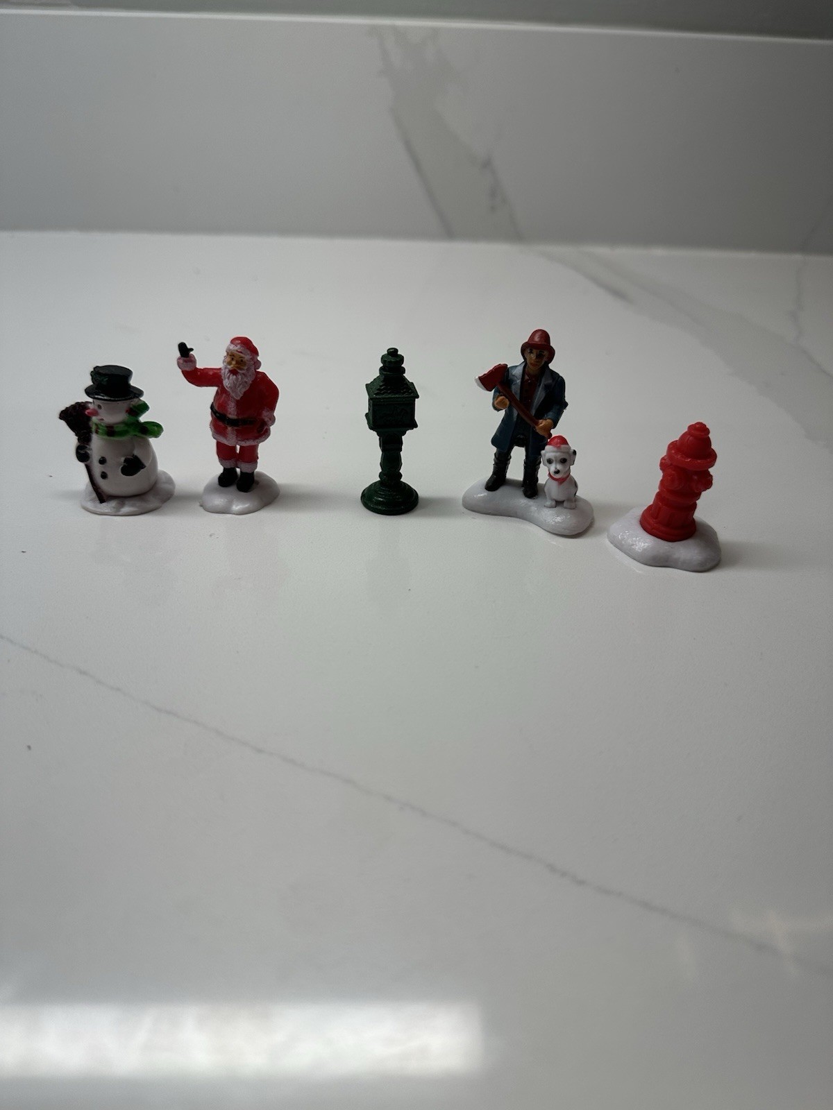 Cobblestone Corners Christmas village miniatures without original packaging
